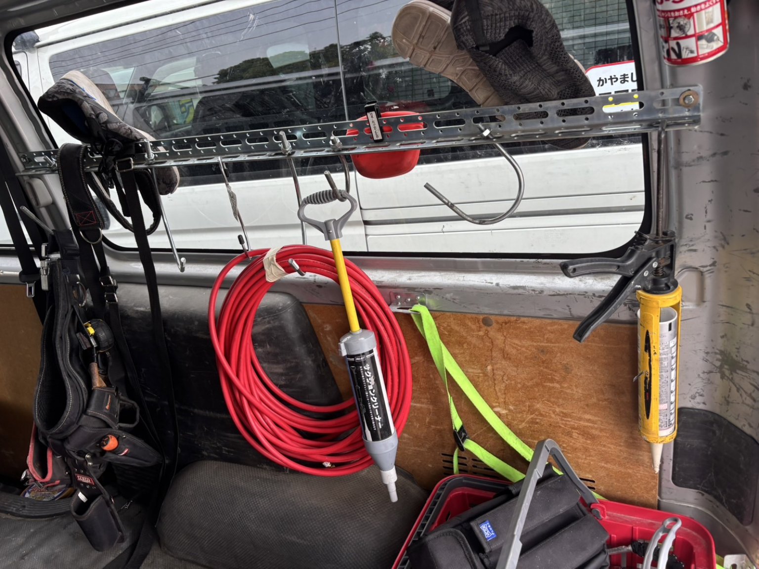 【ハイエース】エアコン工事用工具と車両（ハイエースセット）の１日レンタル。