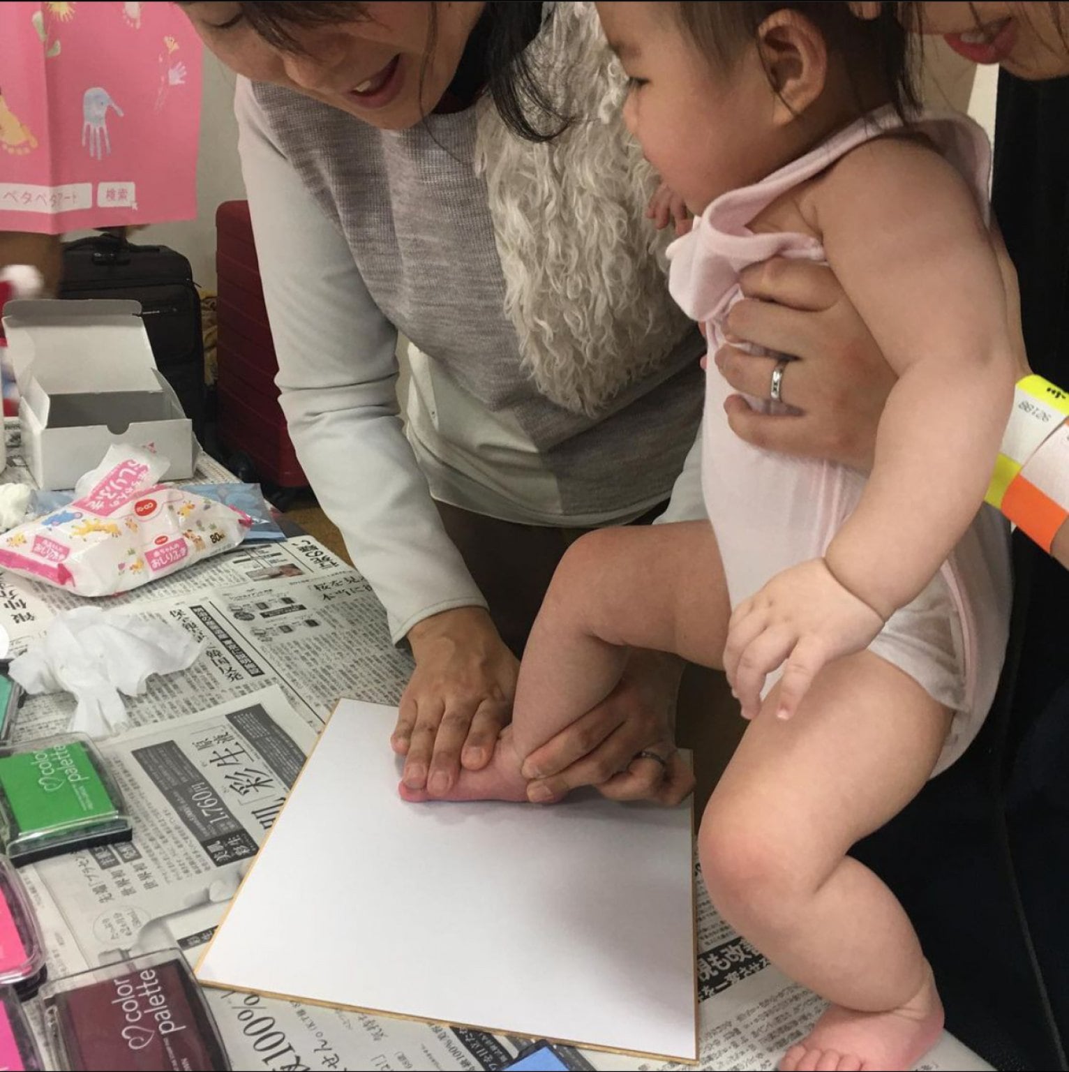 対面講座｜手形アートやり方講座（アドバイザー資格取得可）／手形アート・足形アート