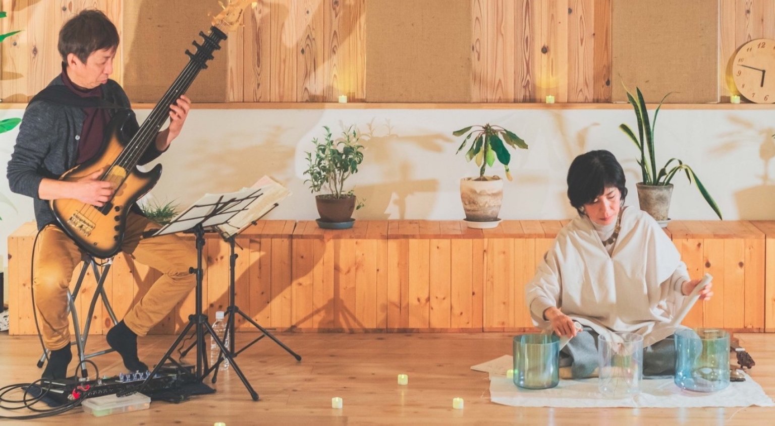 サウンドヒーリング　フレットレスベースとクリスタルボウルユニットなもなも