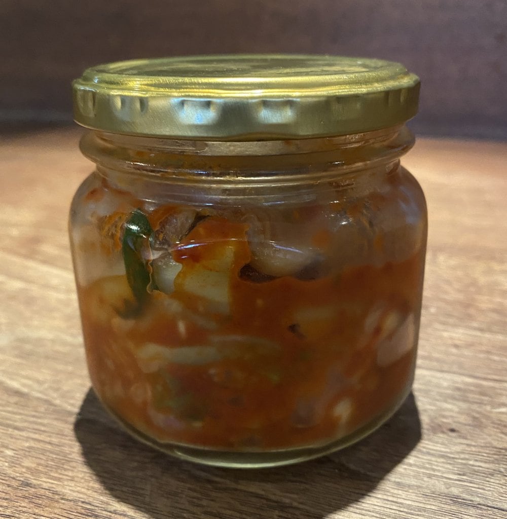 「韓国料理 炭火焼肉 龍ちゃん」の特製本格キムチ