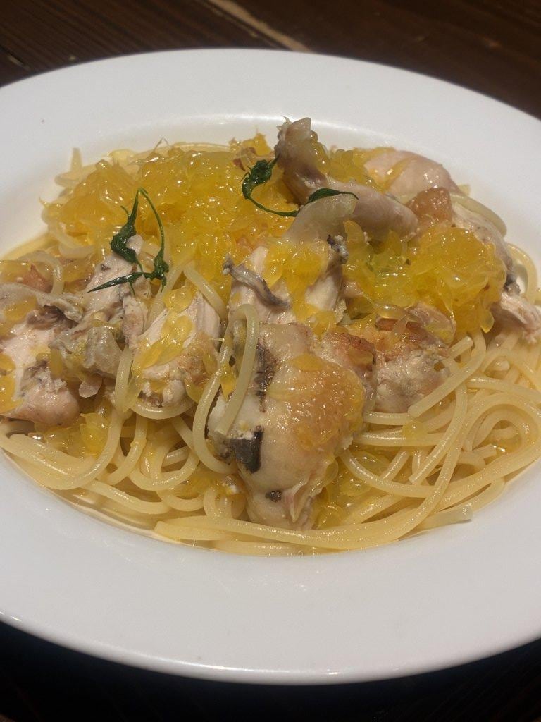 ローストチキンと清見オレンジのスパゲッティ