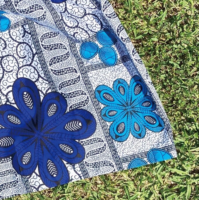 3】フラダンスパウスカート アフリカ生地風 青 花柄