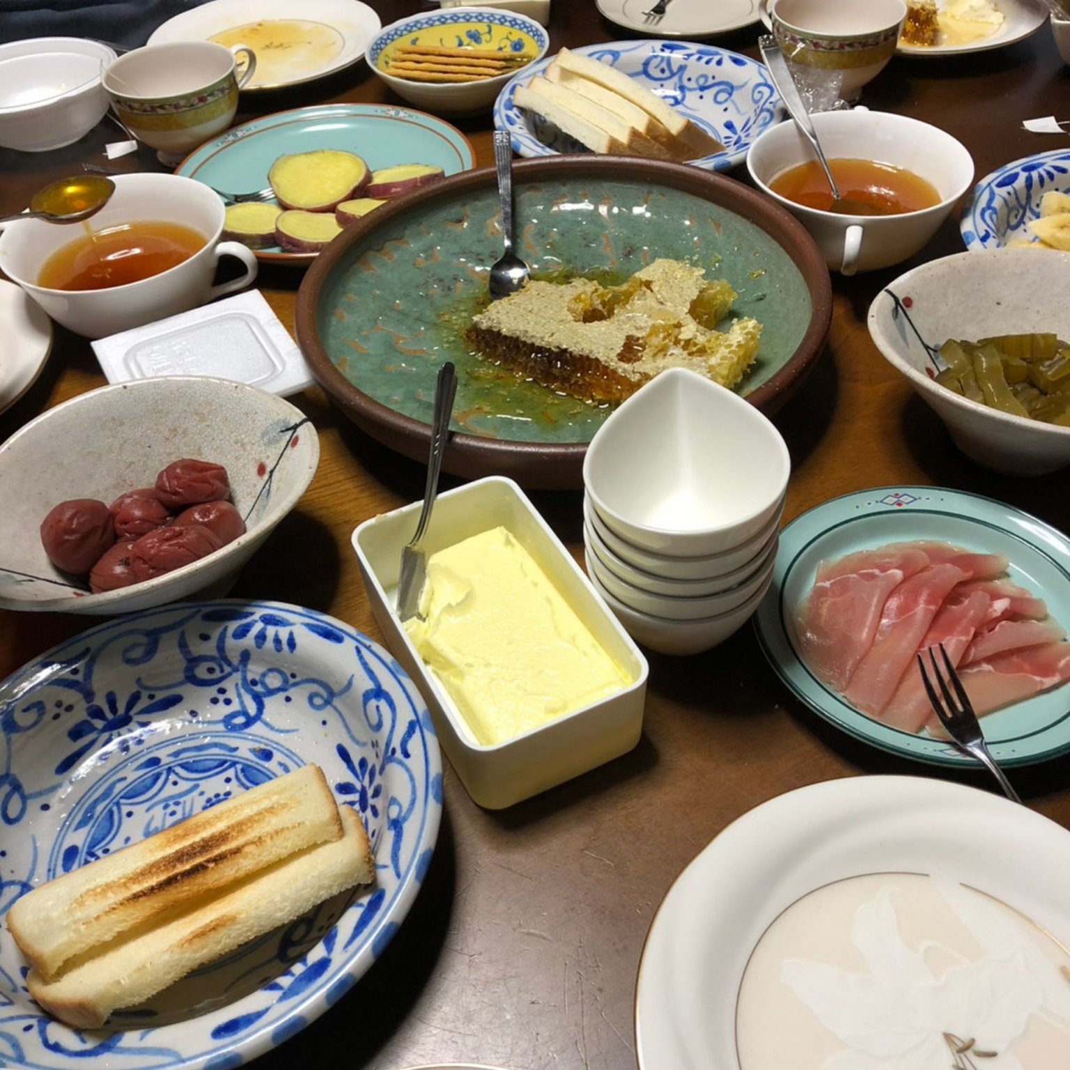 ニホンミツバチ採蜜体験　はちみつ食べ放題（巣蜜と選べるお土産付き）【店頭払い専用】9月18日