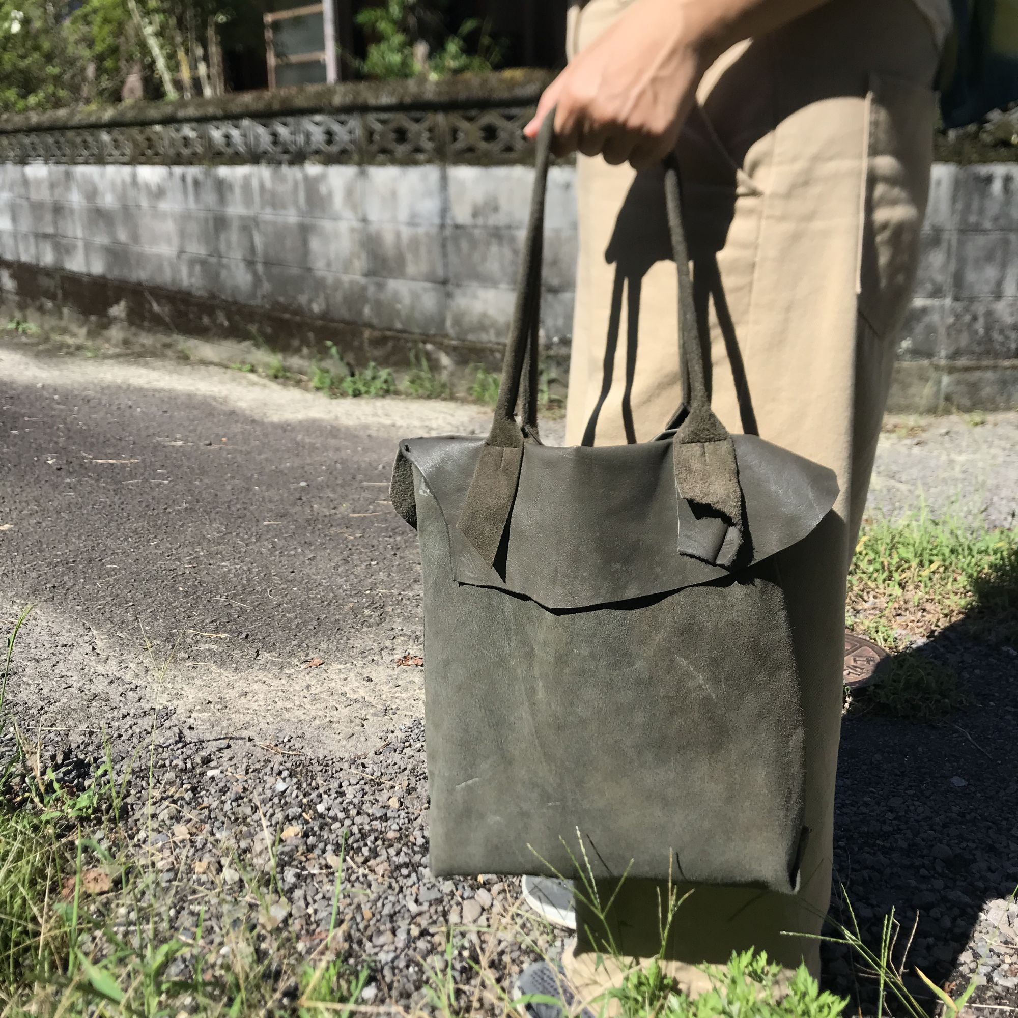 高ポイント】完全1点物 超軽量 革袋 レザーバッグ オリーブグリーン
