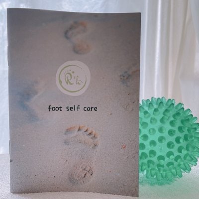 イガイガボールと使い方フォトブック　セルフケア　フットケア用リフレックスボール