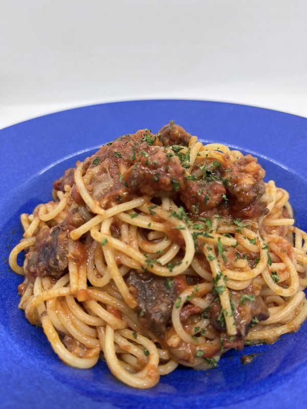 冷凍パスタ　牛肉のトマト煮込みソース　スパゲッティ　１人前