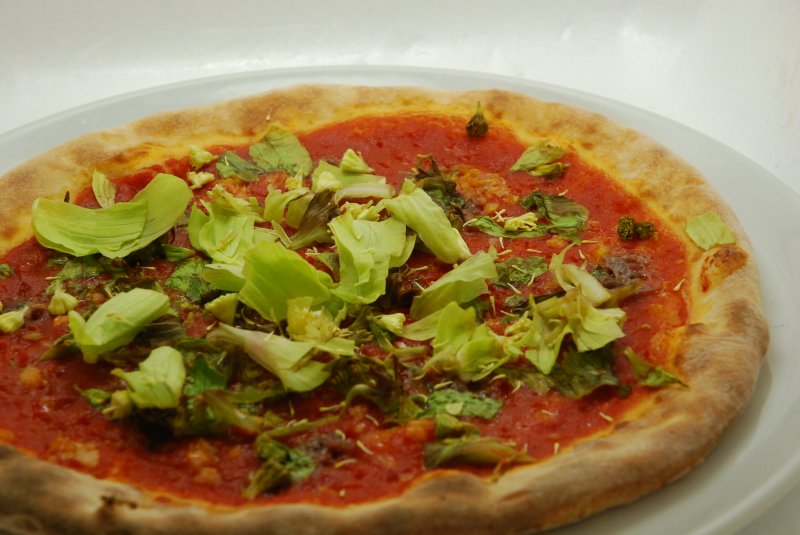 フキノトウとアンチョビとガーリックのマリナーラ【石窯焼き冷凍ピッツァ】直径約21cm１人前