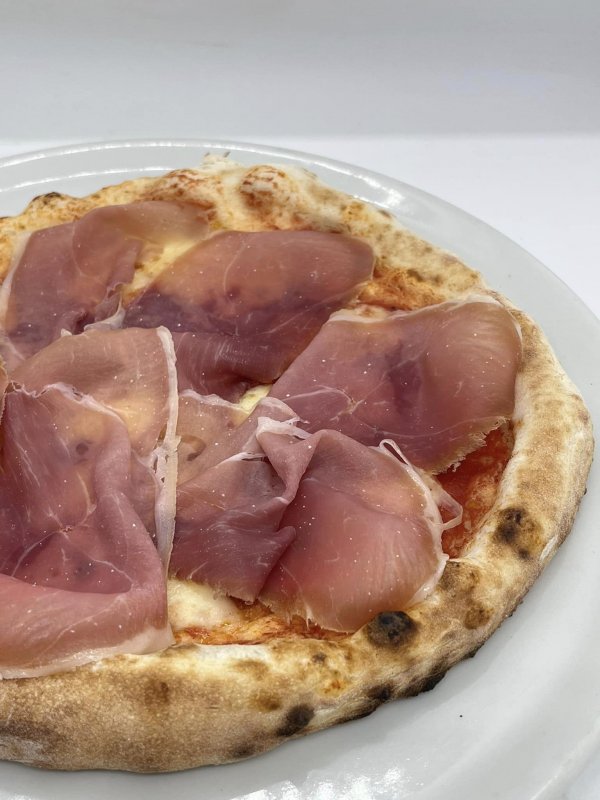 生ハムとチーズ　【石窯焼き冷凍ピッツァ】直径約21cm１人前
