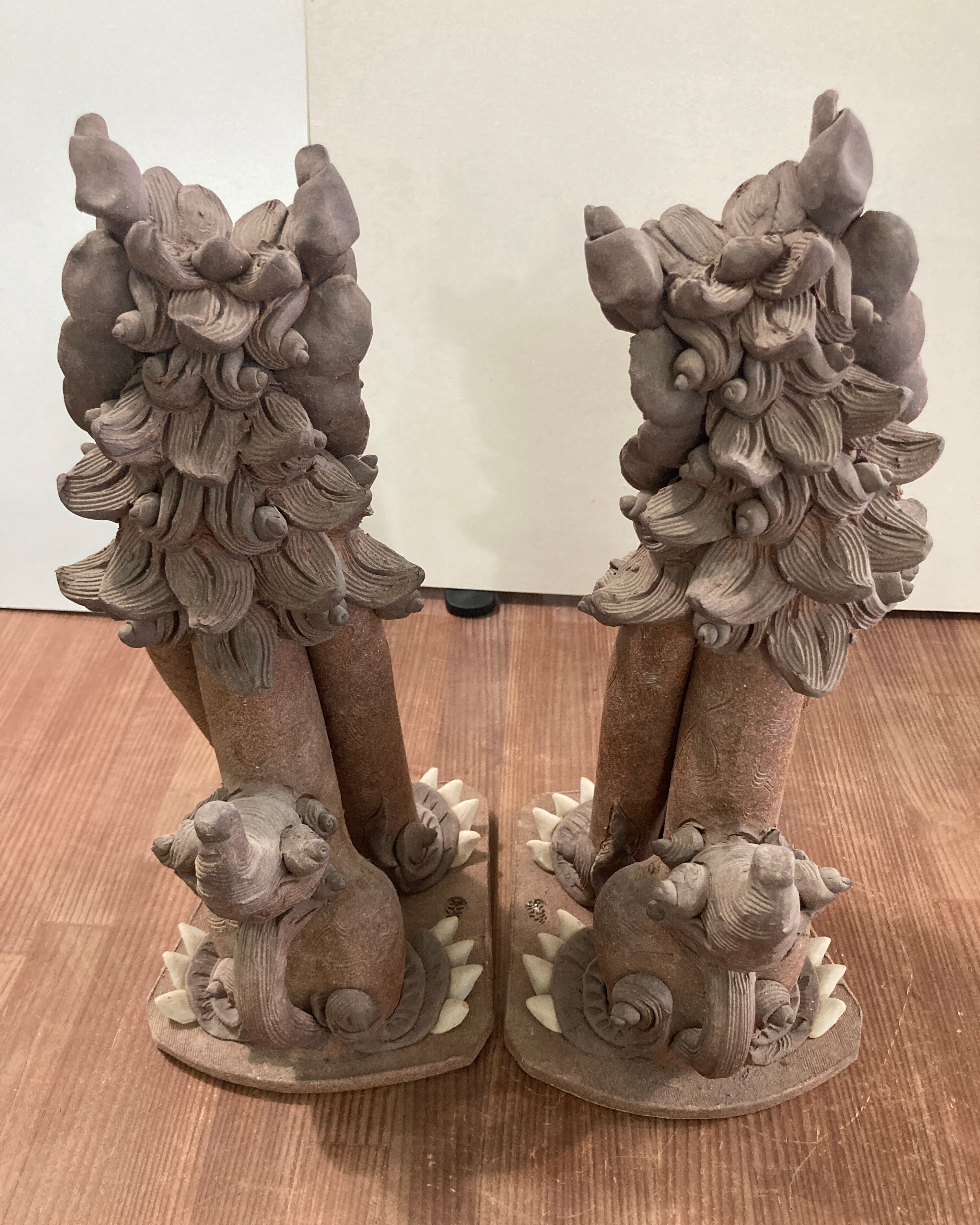 佐久間 栄さん】シーサー（立）H300|糸満工芸陶苑