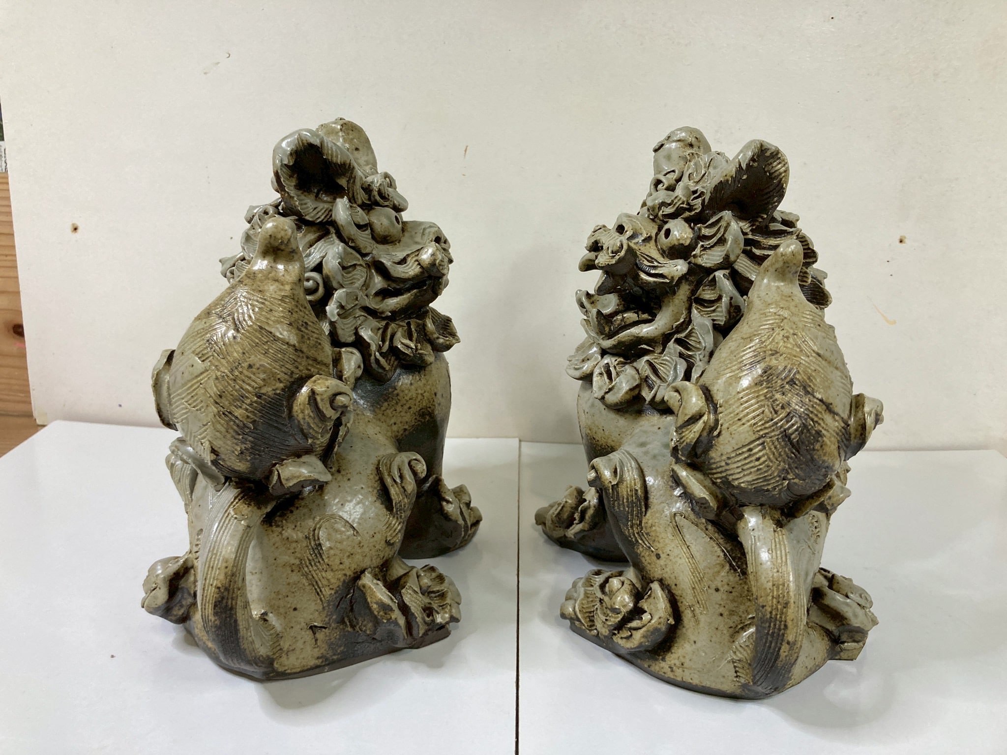 古い 陶製 蝦蟇 二件(ZE478) 佐久間 栄さん】門柱（立）灰 H200 | 糸満工芸 陶苑