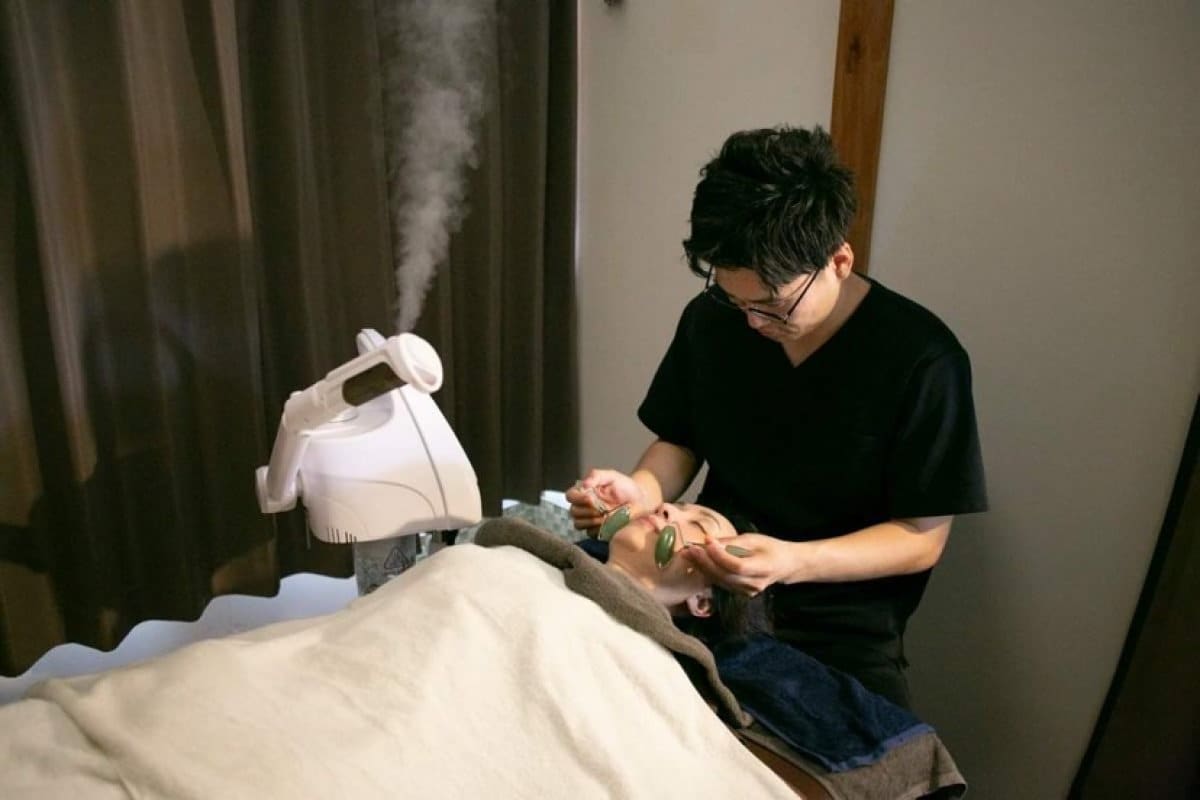 ハリウッド式美容鍼灸（初回限定）