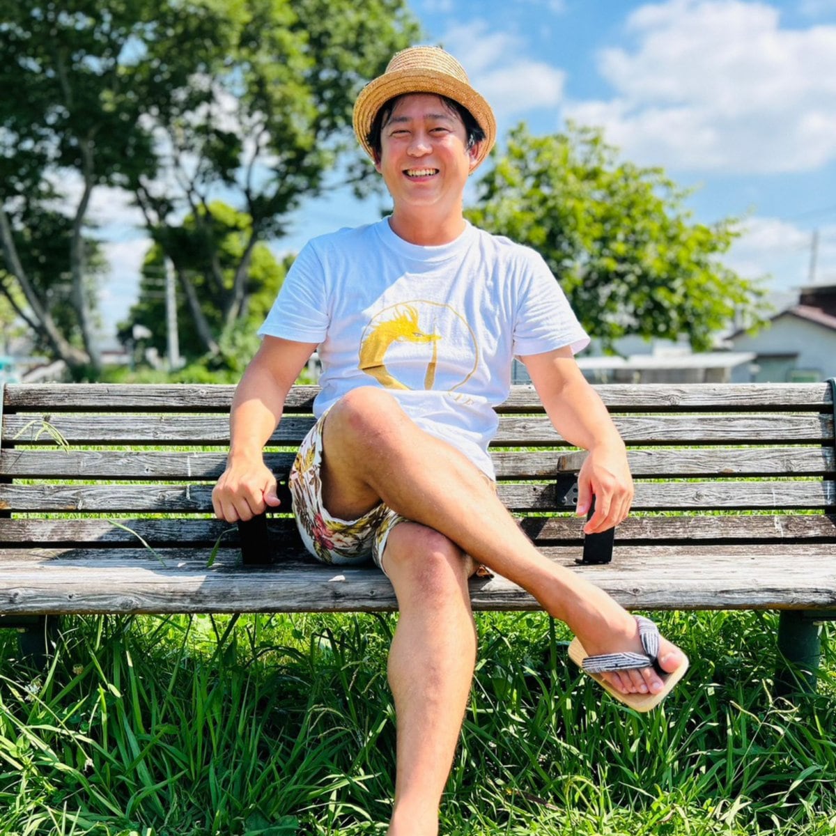 IDEALブランドTシャツ メンズ（表：ホワイト×ゴールドロゴ　裏：無地ホワイト）デザイン：龍神絵師 Mahomi Ryuzaki