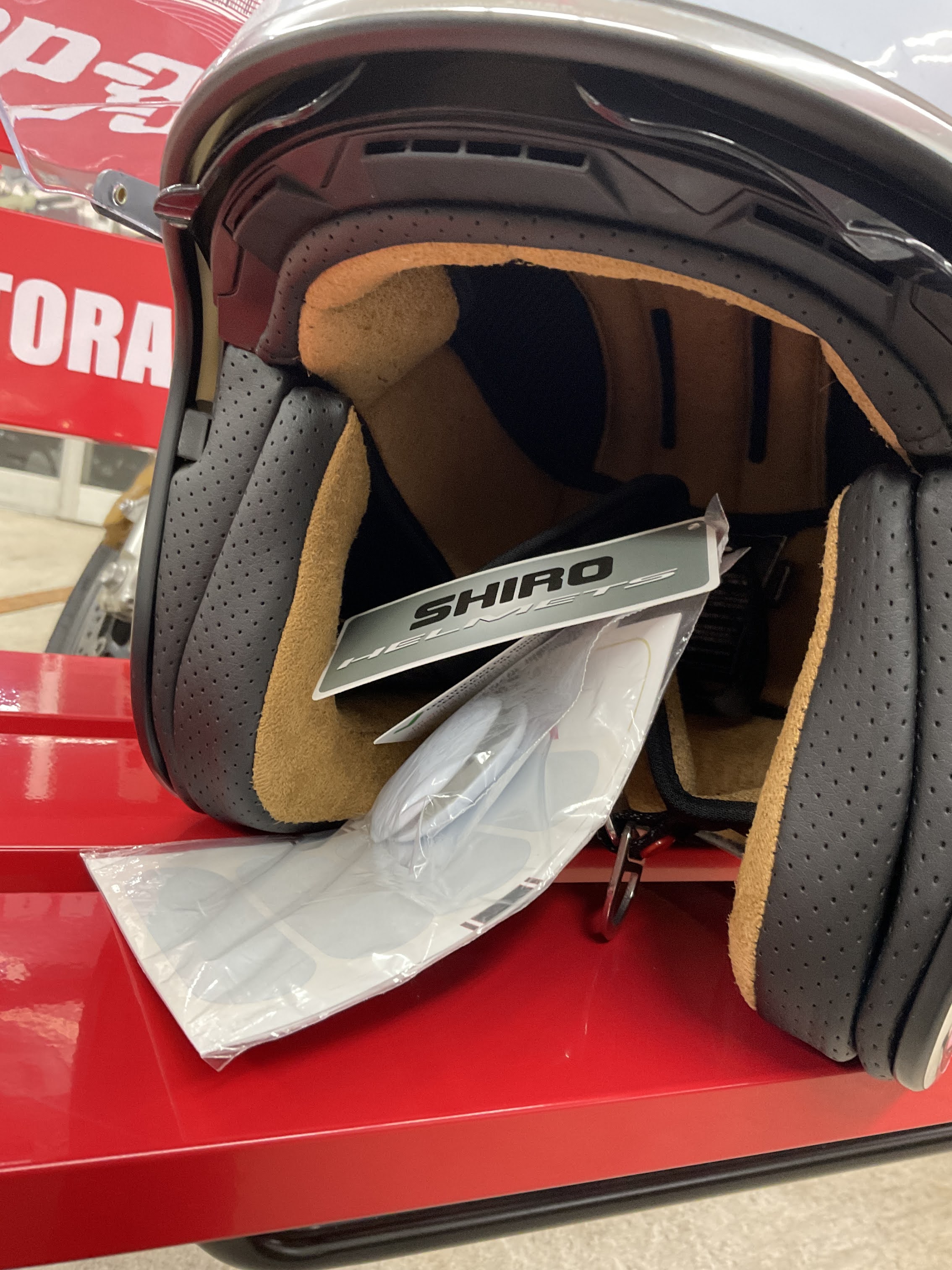 SHIROヘルメット ビュレット SH-235