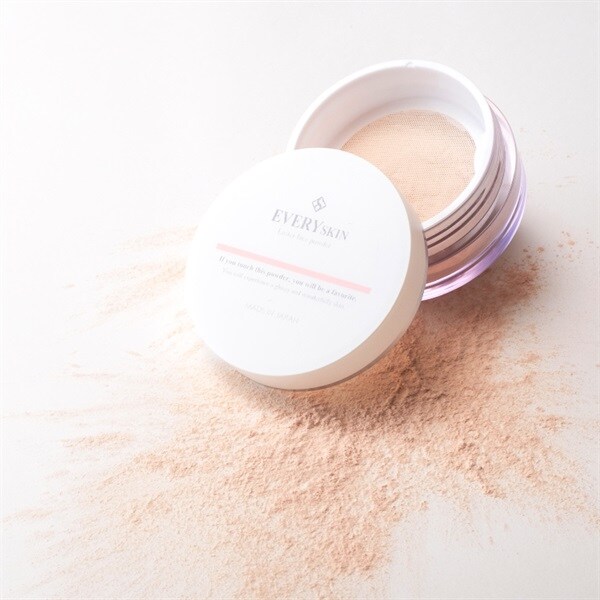 EVERYSKIN ラスターフェイスパウダー (SPF20・PA++ 相当のUVカット効果