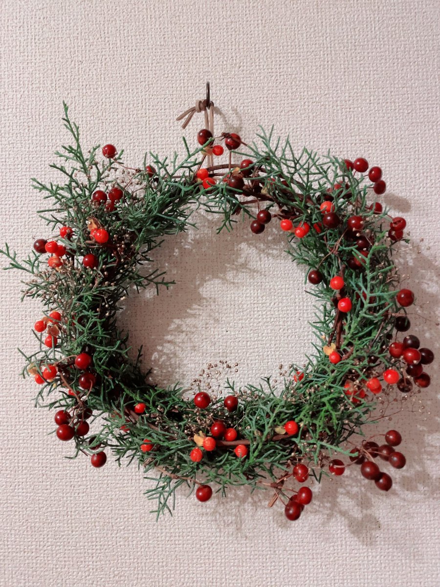 季節のリース 《 受注製作 》 ツルウメモドキ、サンキライとブルーアイス produced by chupki