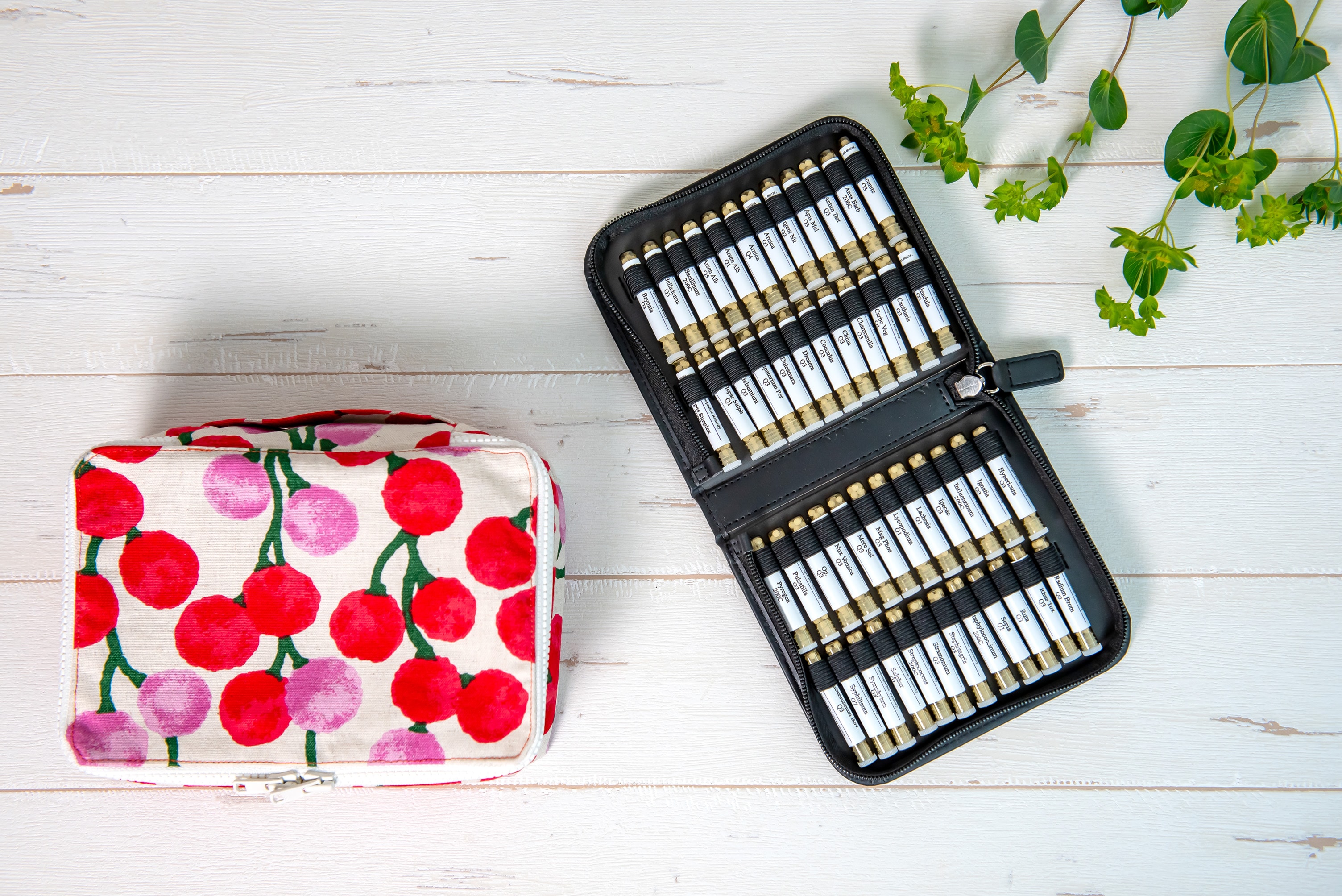 生成りxレッド】電磁波シールド「バニティポーチ」【HAJapan x 360