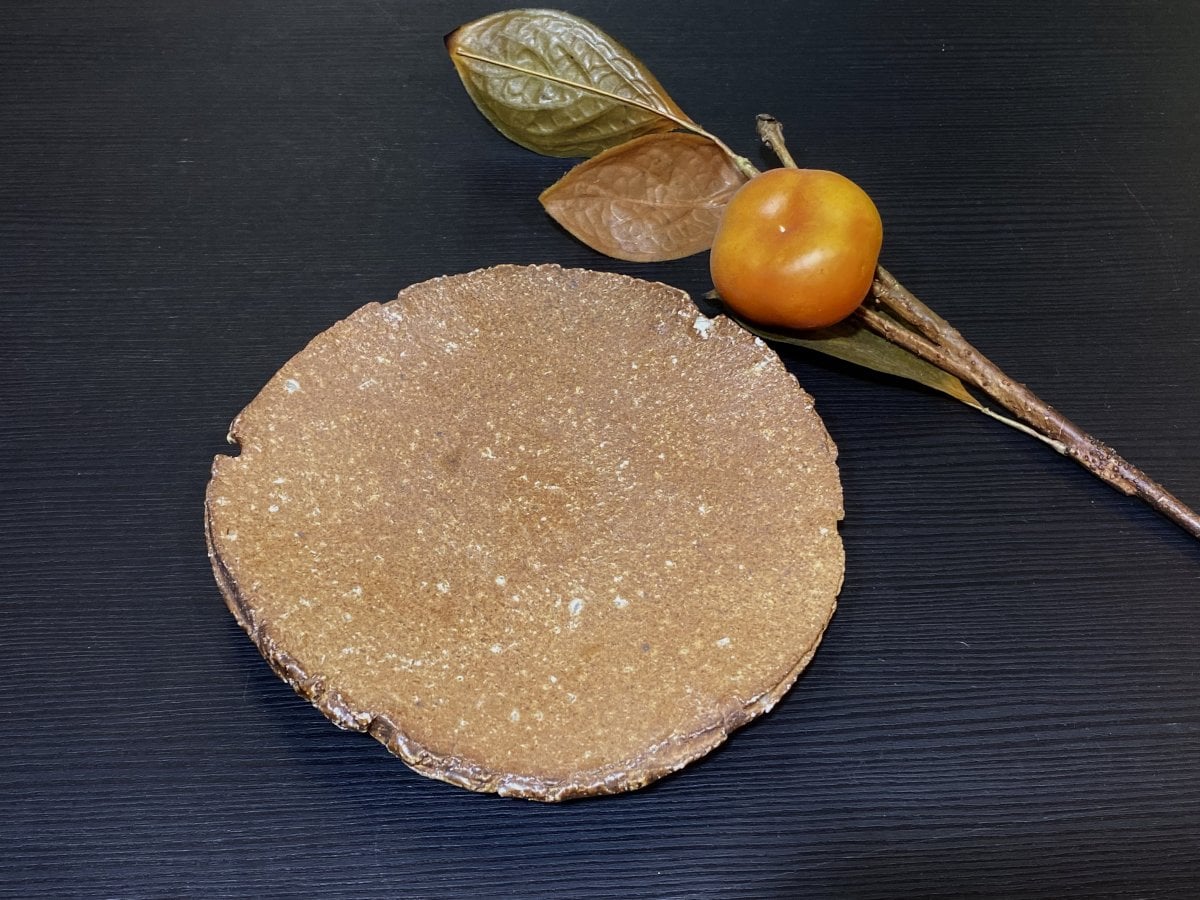 陶芸家　小島作　滋賀焼　裏菊花紋中皿