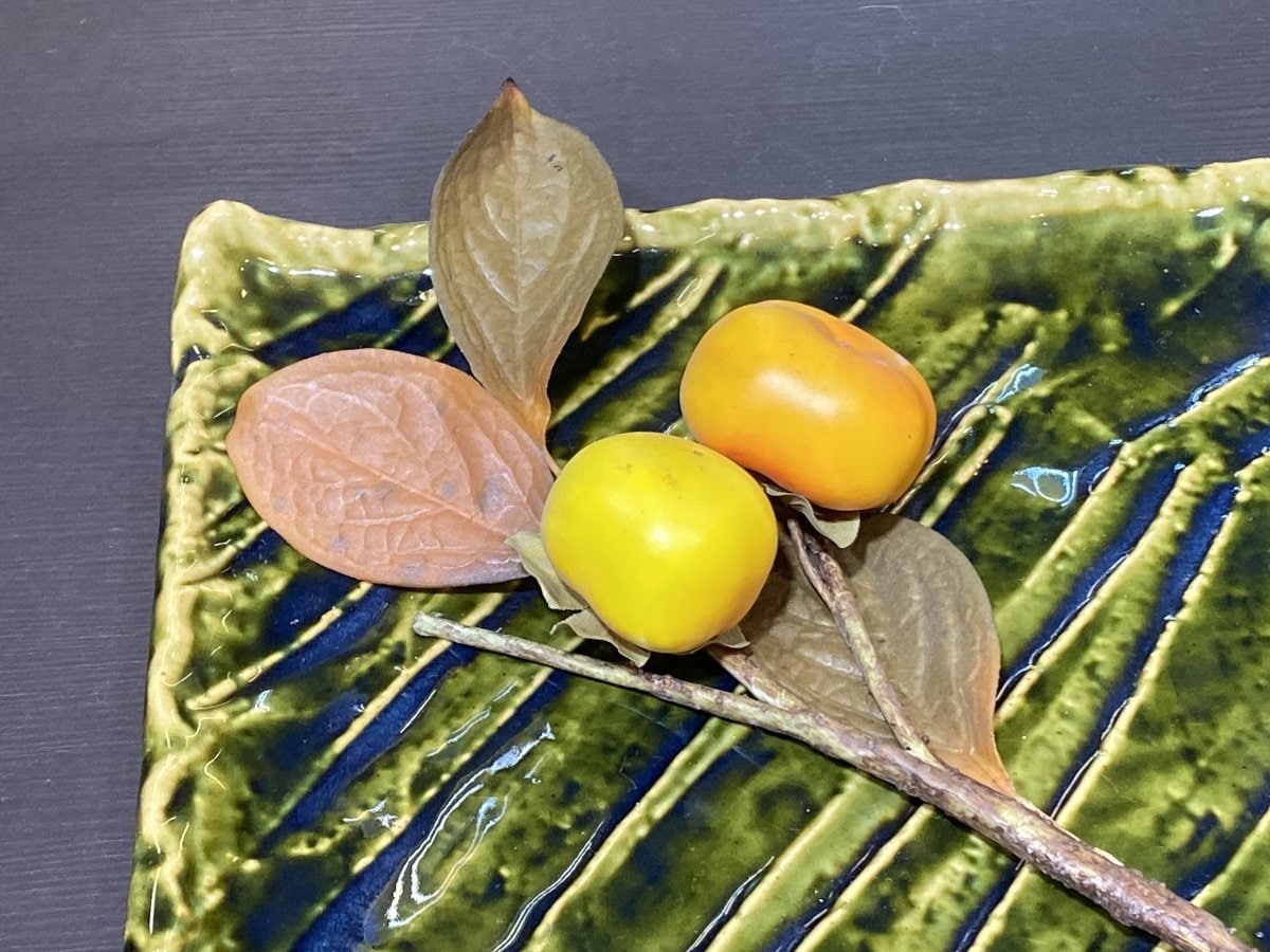 【迫力がある器】織部ソギ角大皿30cm