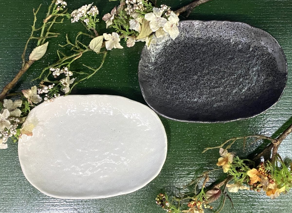 業務用OK【選べる天目黒or梨地白】人気の楕円取り皿