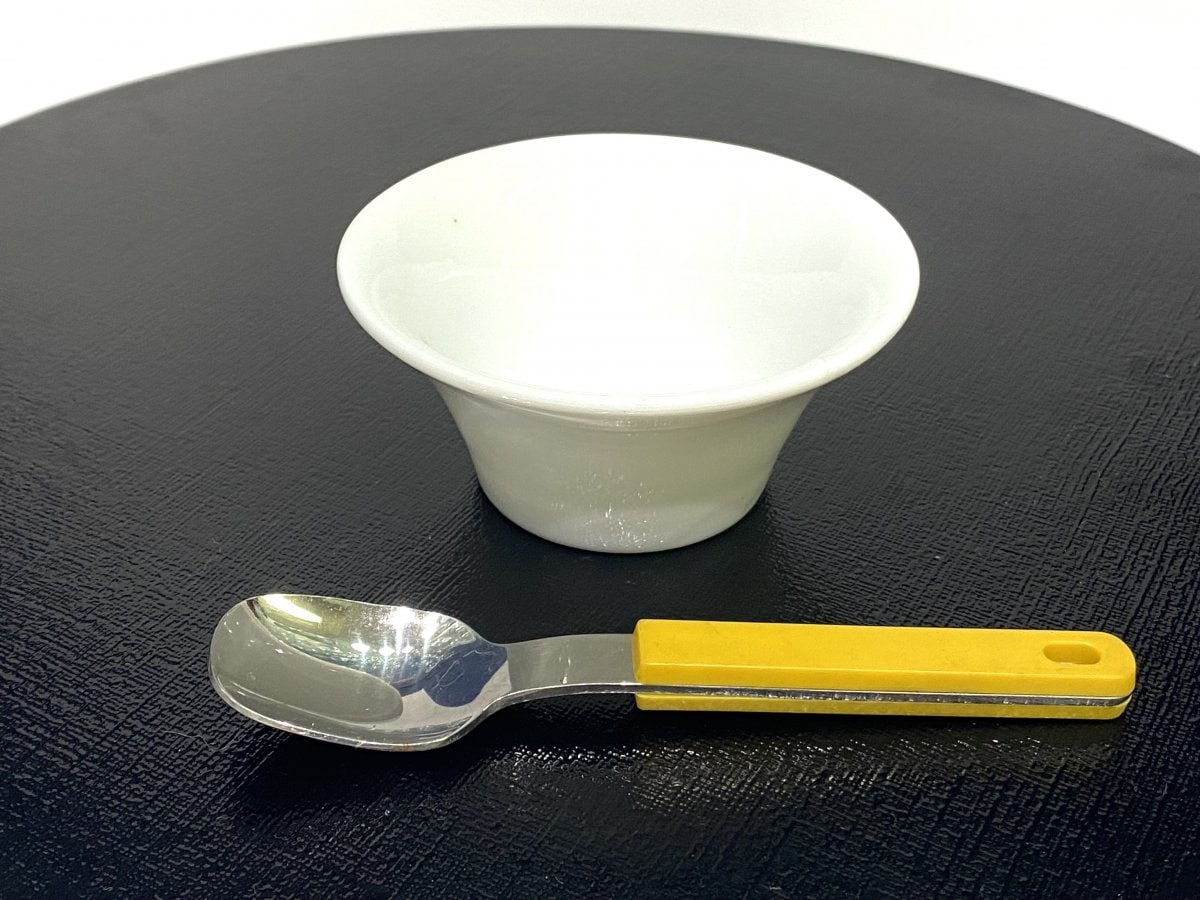 白磁　9cm逆さ富士ボール