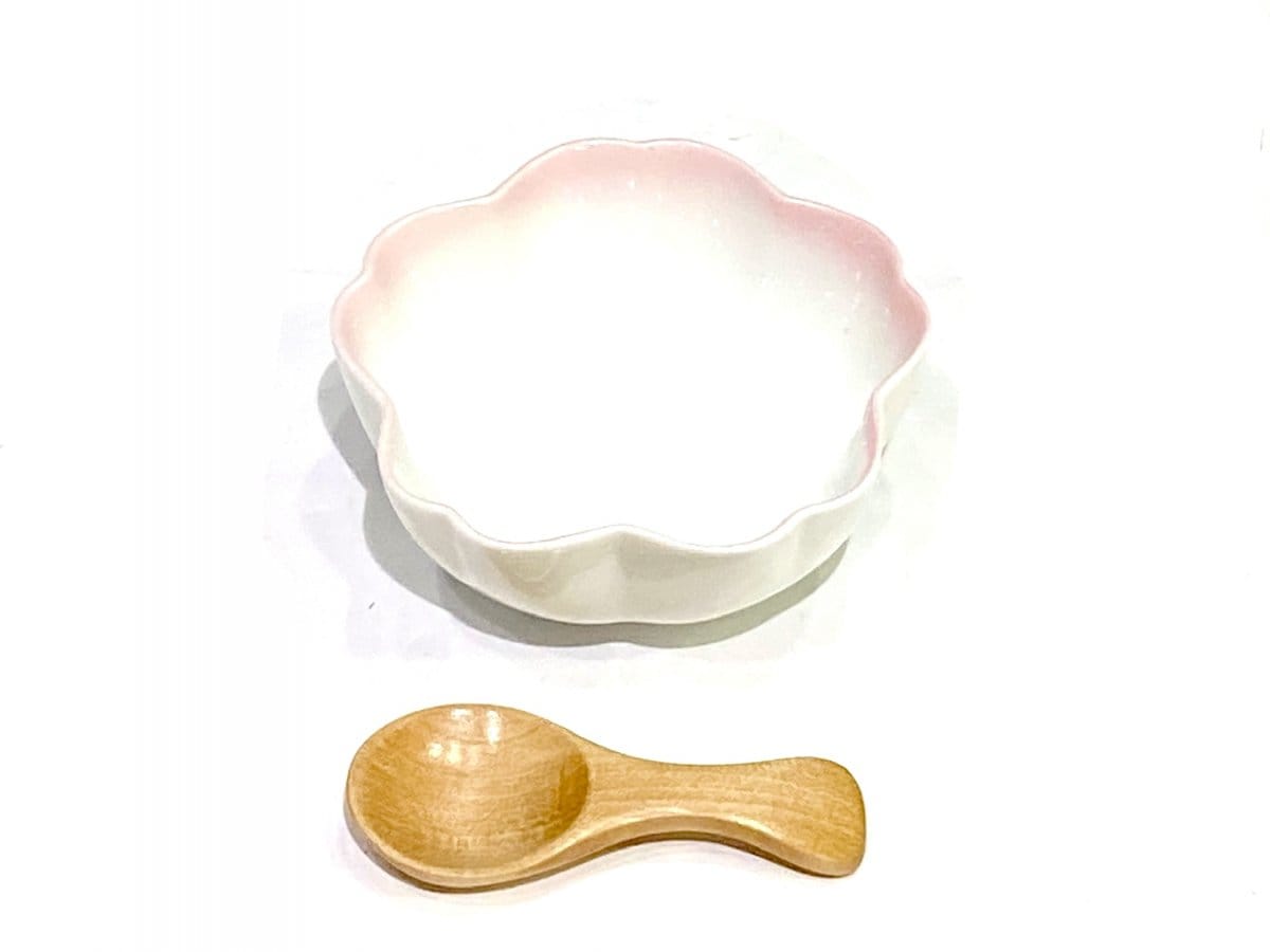 美濃焼。ピンク吹き桜中鉢