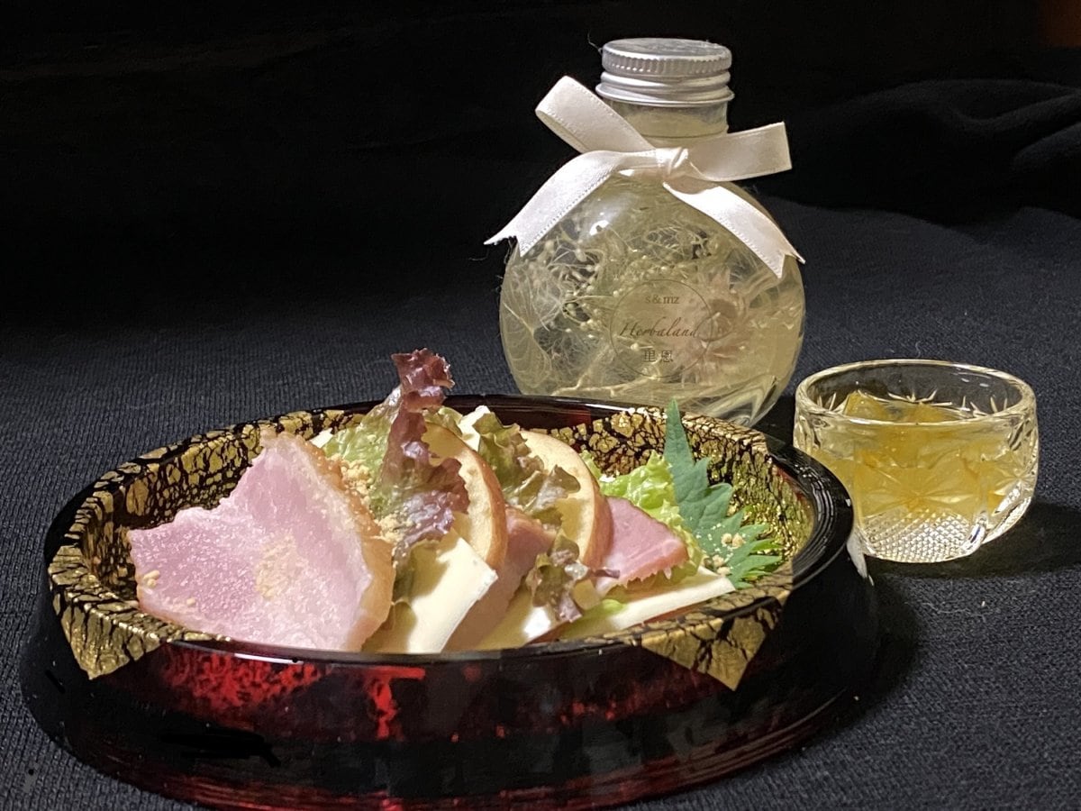 【高級感】【ハンドメイド】KAGUYAZAKIかぐやざき 金箔ラウンドプレート【レッド)