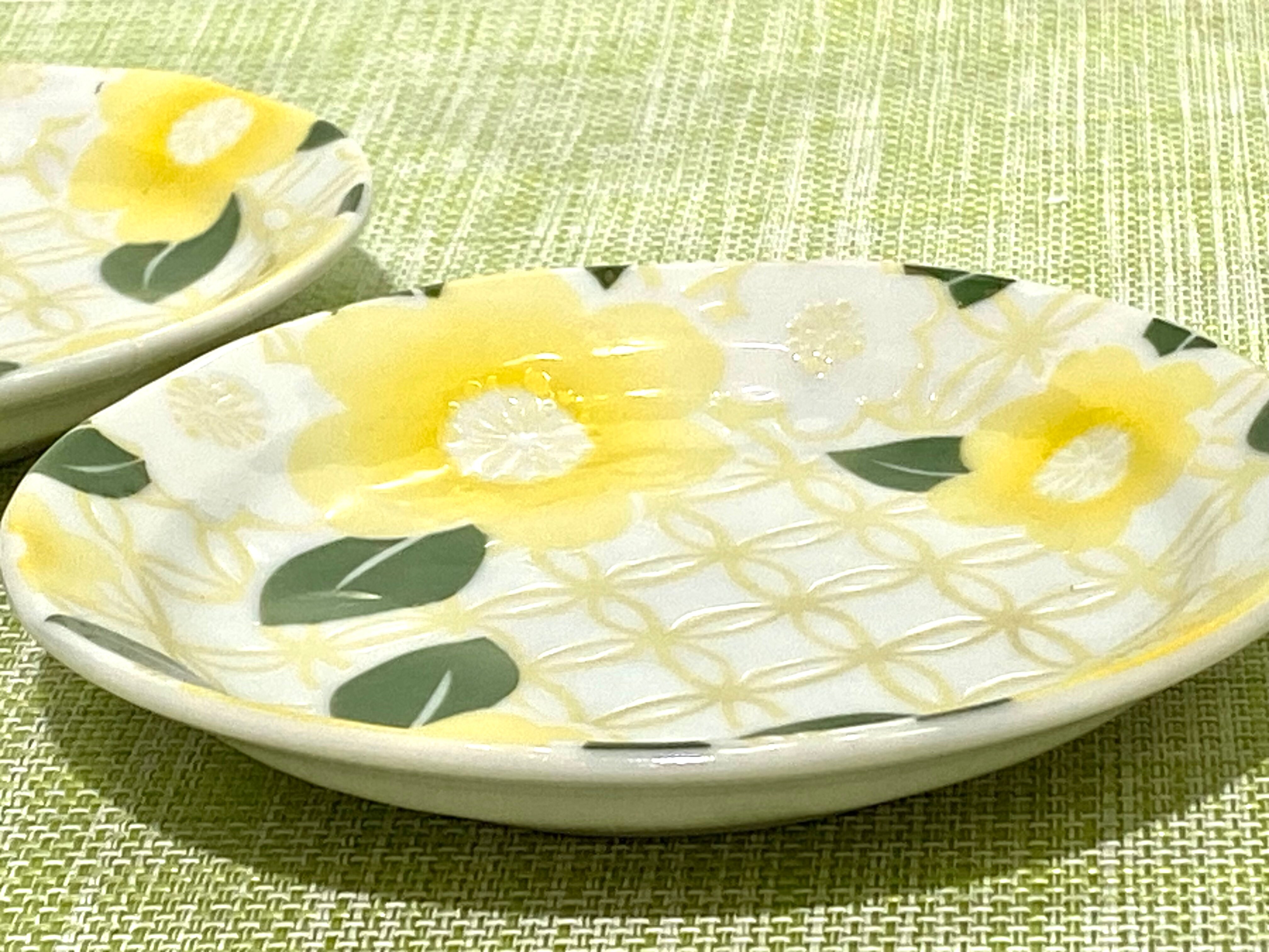 中国民国時代の花柄の黄色い皿 Made in China 中国民国時代の花柄の黄色い皿 Made in China Yellow Antique Chinese
