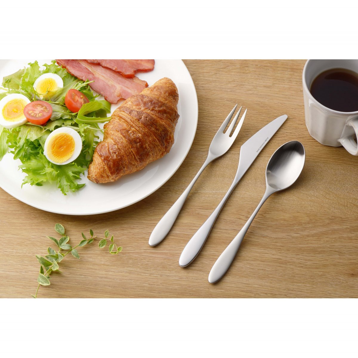 【デザートスプーン】TRIO ボレロ カラー / マット　(シンプルで上品なデザインのカトラリー！)