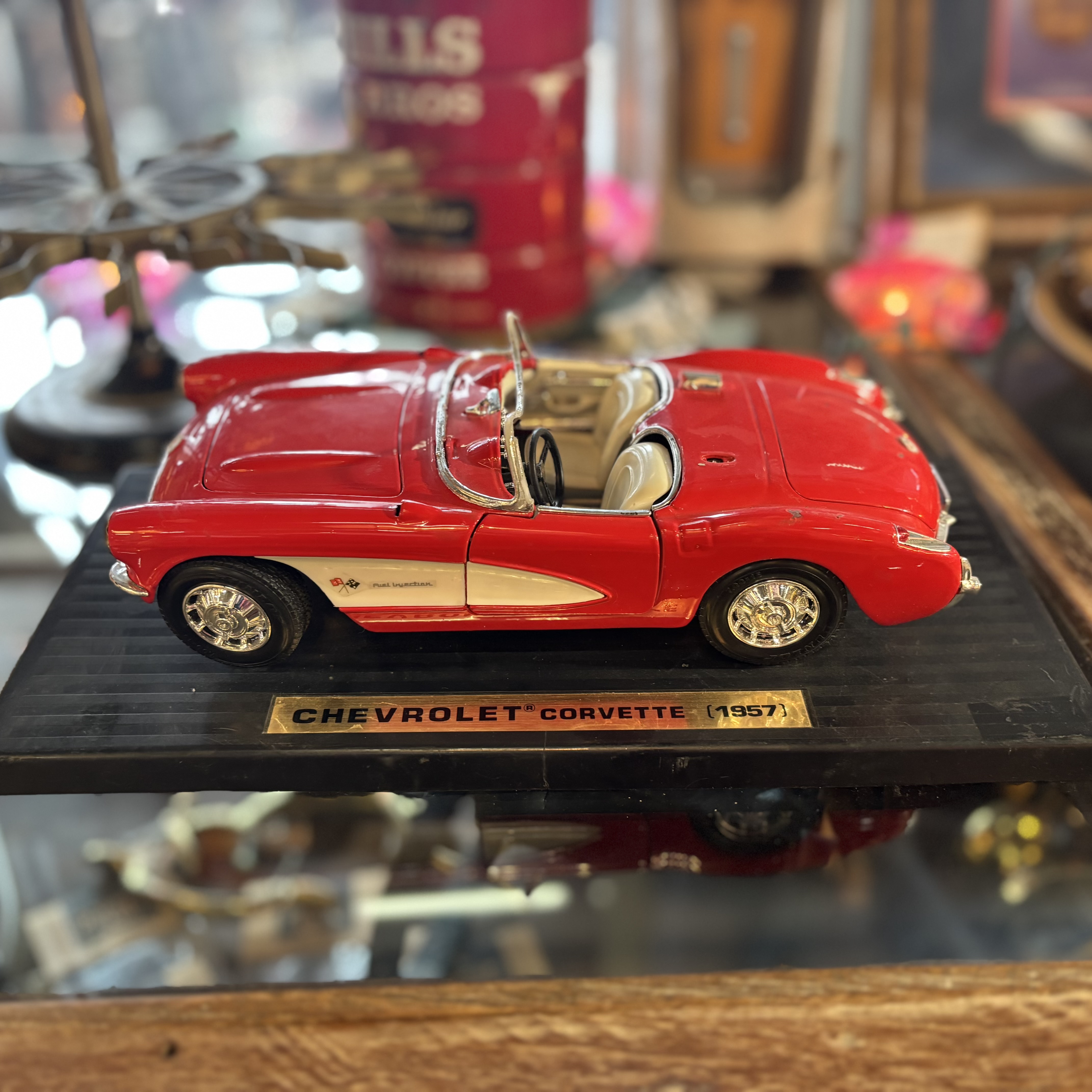 1957年式 シボレー コルベット ミニチュアモデルカー