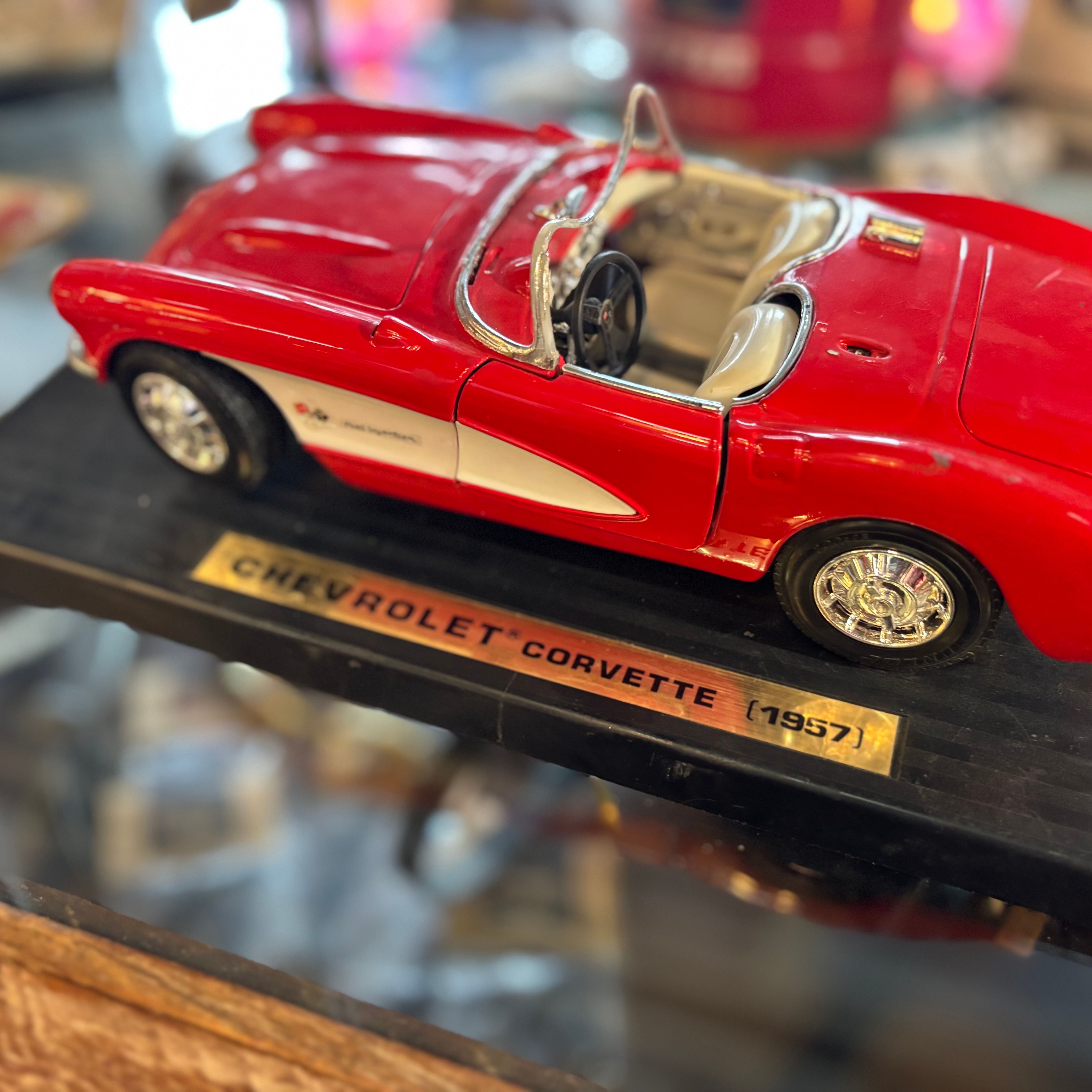 1957年式 シボレー コルベット ミニチュアモデルカー