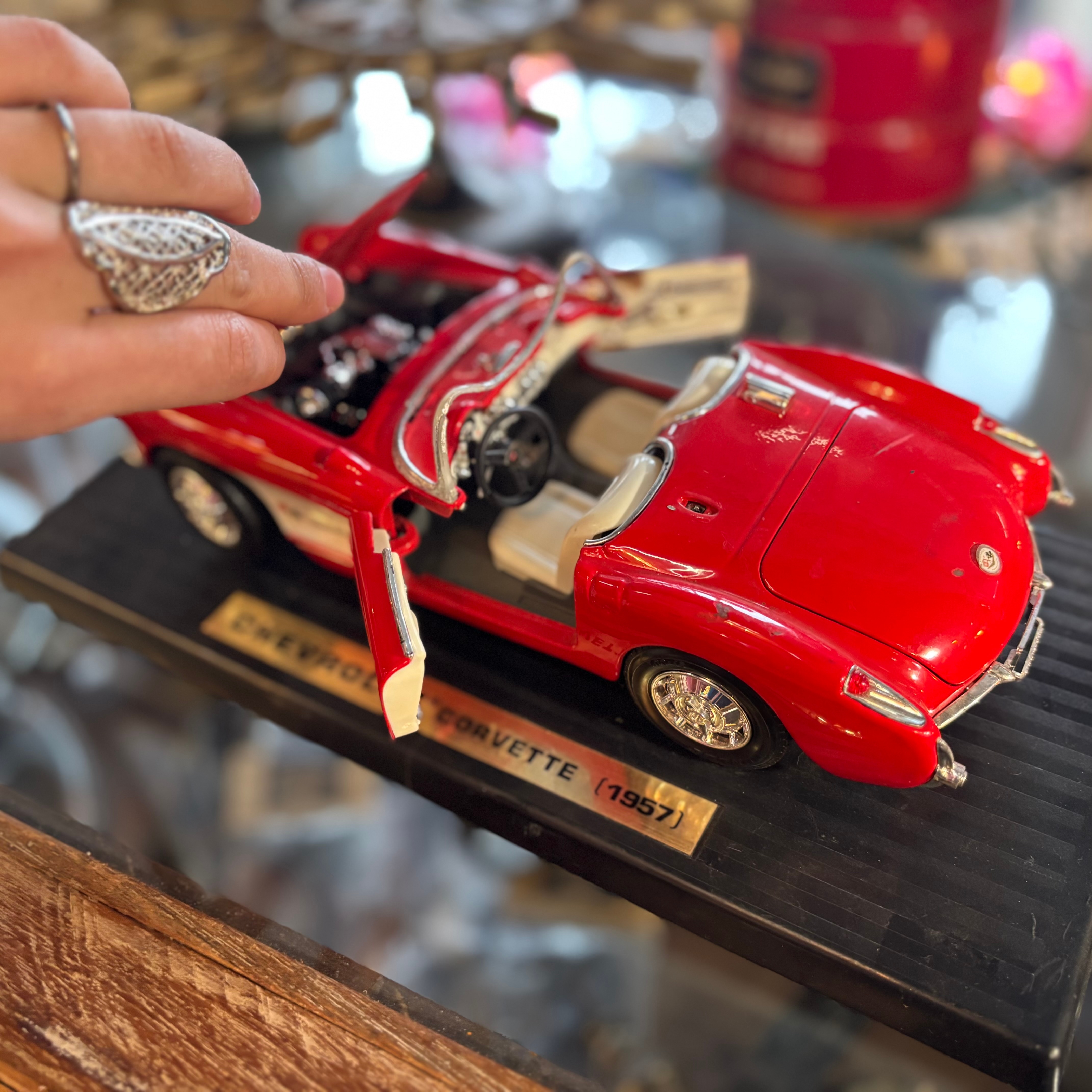 1957年式 シボレー コルベット ミニチュアモデルカー