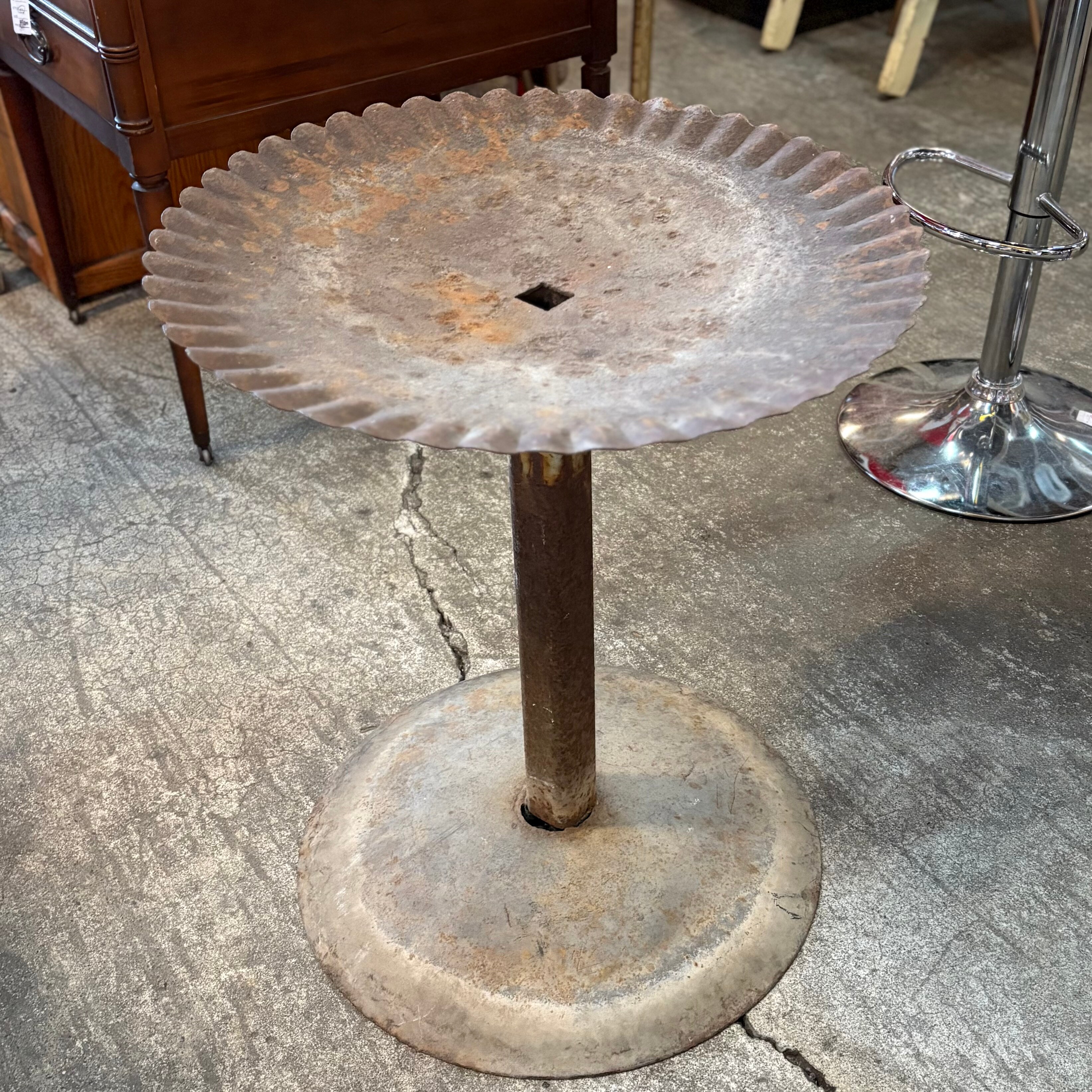 IRON GARDEN STAND 🌻