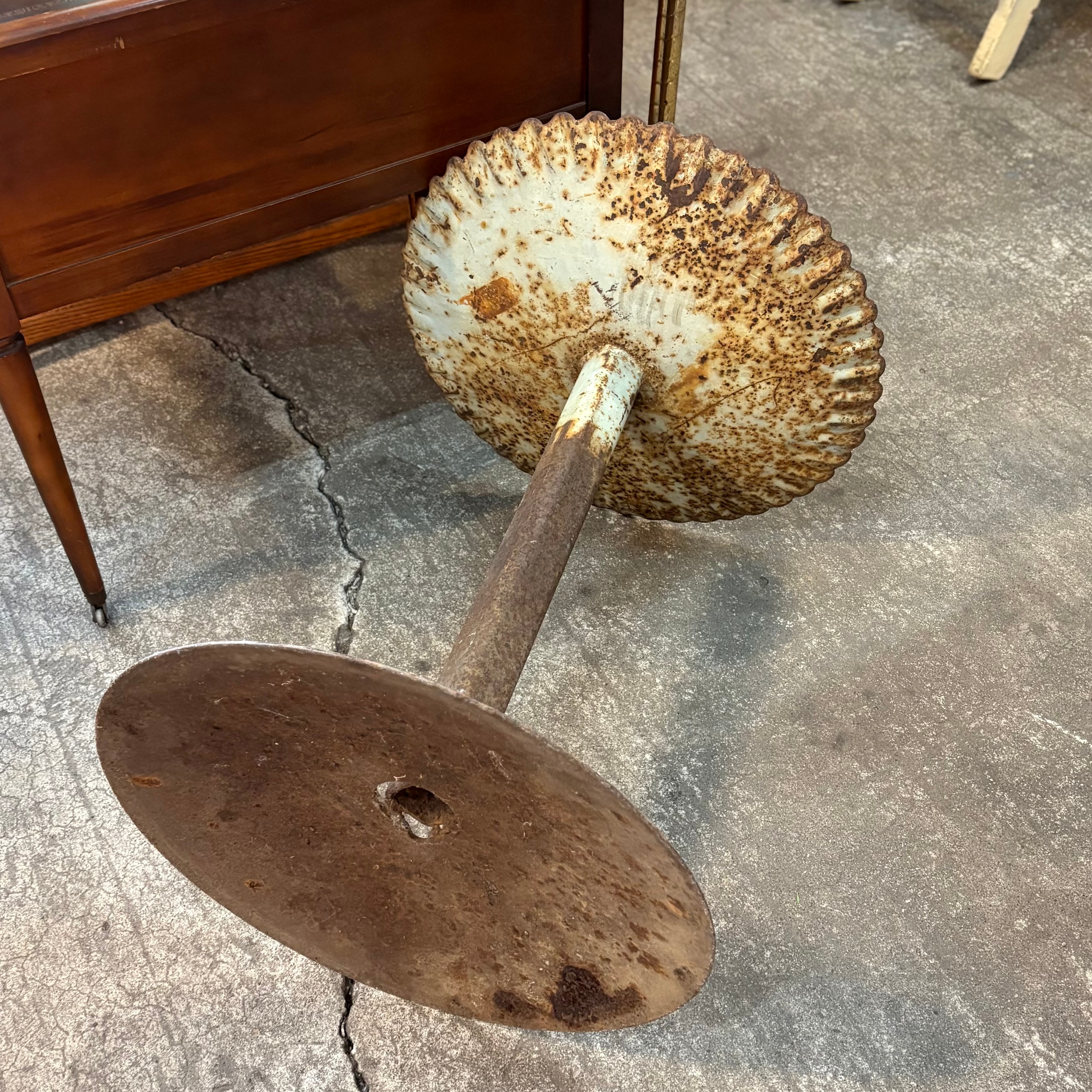 IRON GARDEN STAND 🌻