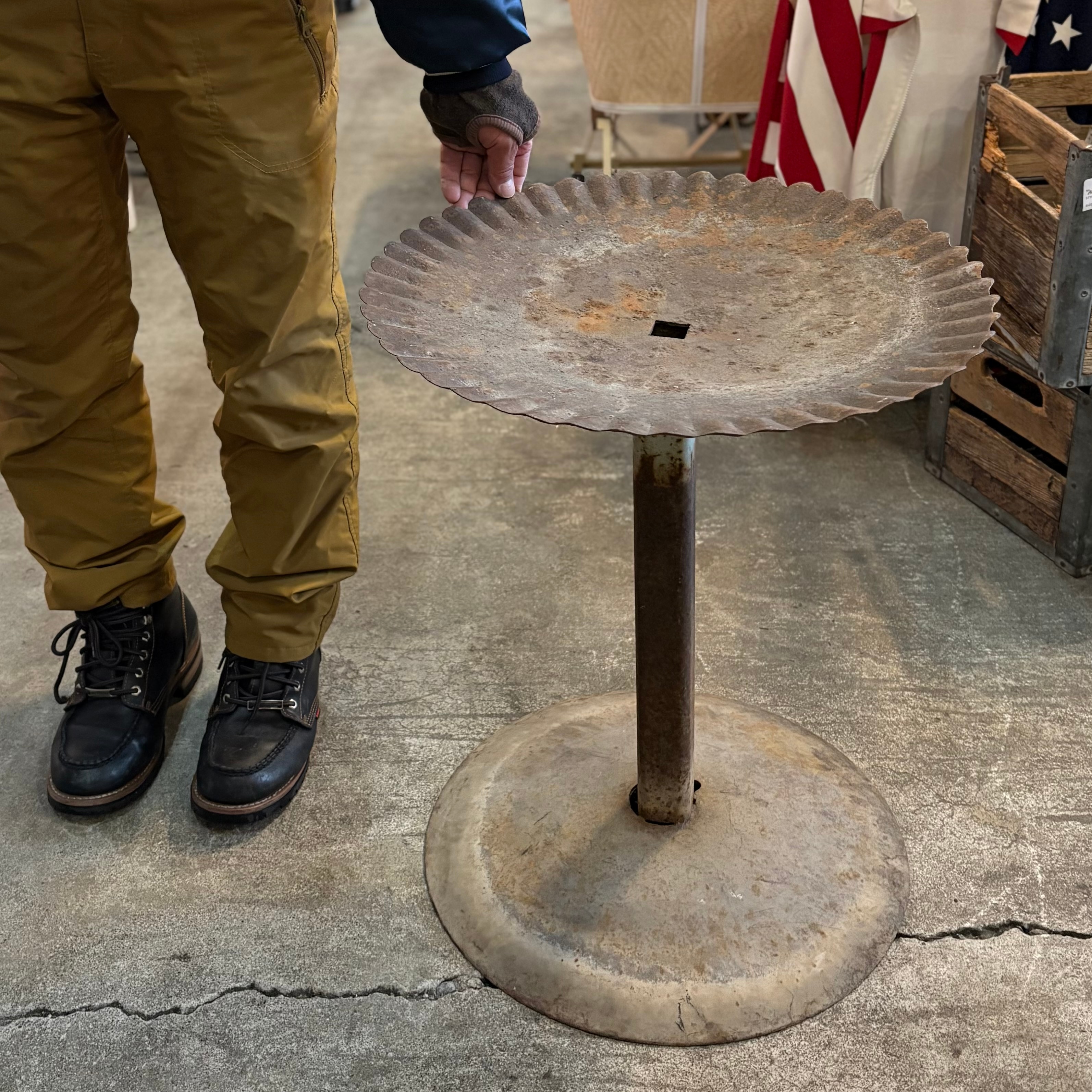 ヴィンテージアイアン台　鉄板付き IRON GARDEN STAND 🌻