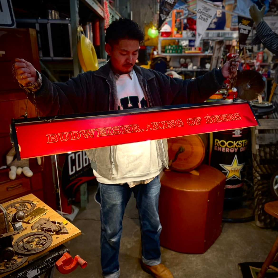 Budweiser “King of Beers” Vintage Pool Bar Lamp