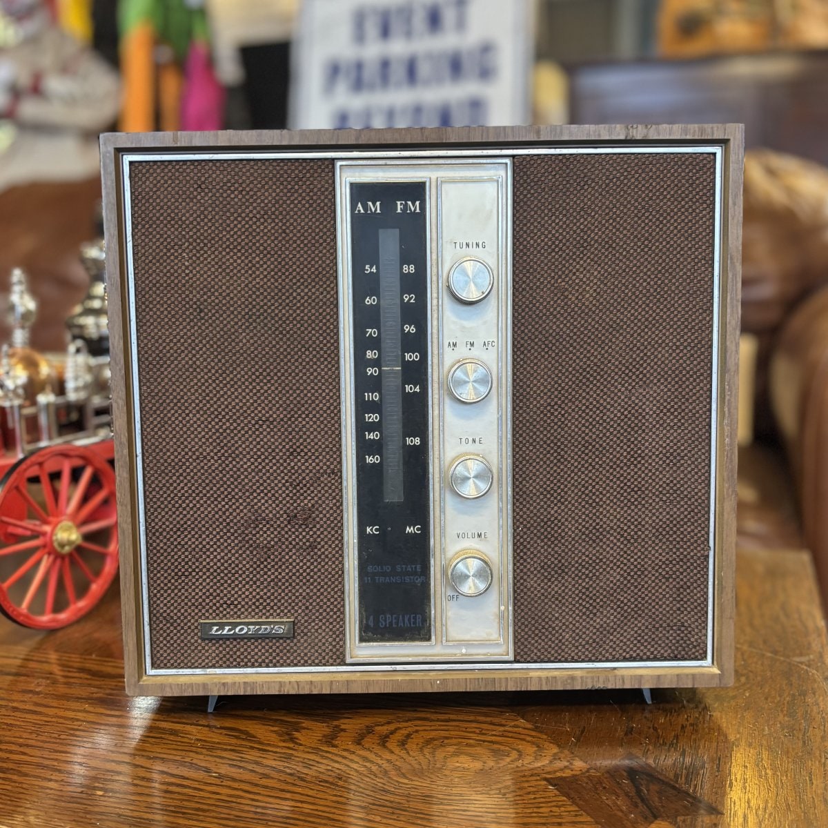 Classic Retro Style Vintage Radio