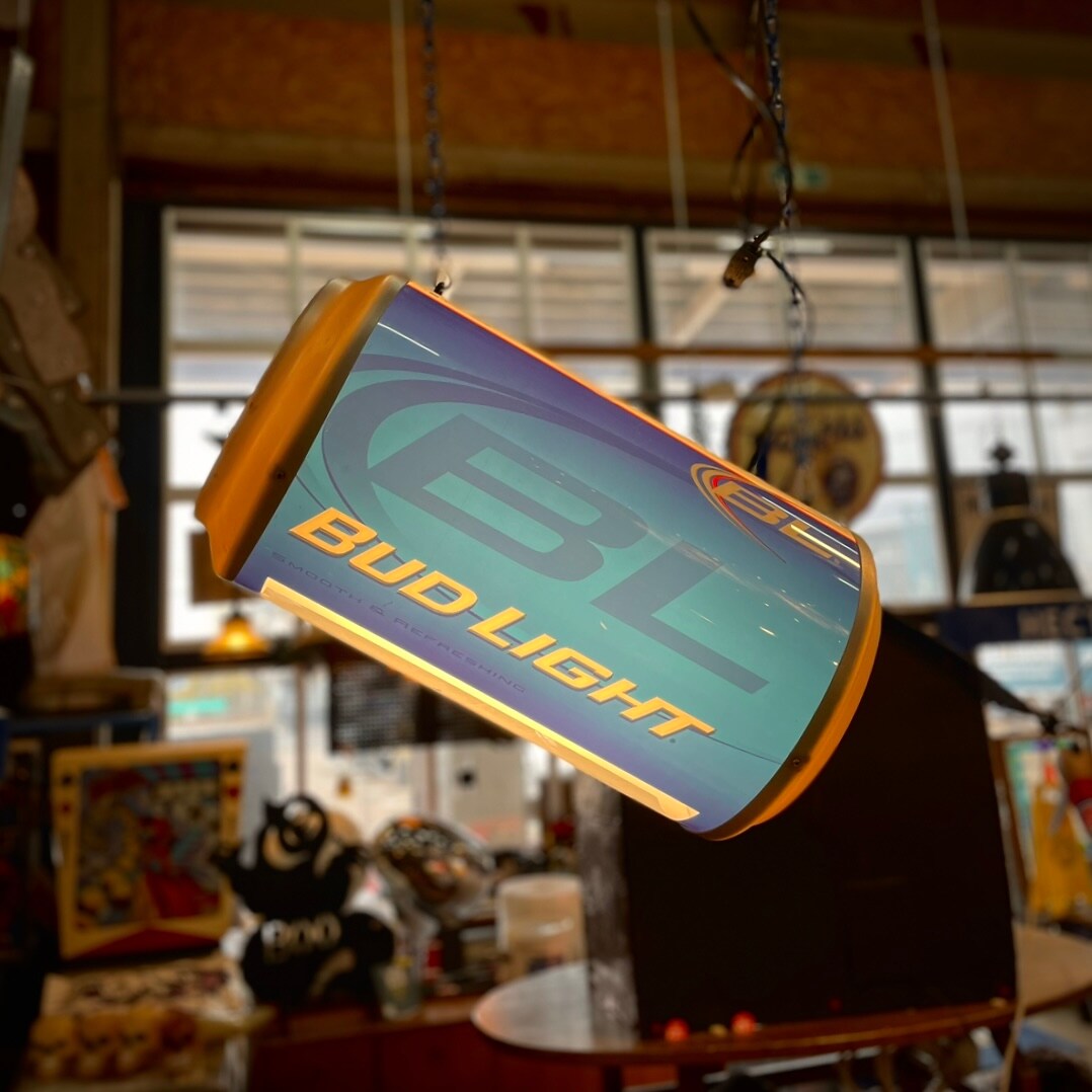 BUD LIGHT CAN POOL BAR LAMP