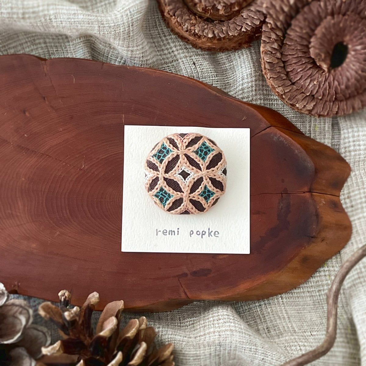 七宝繋ぎのブローチ①