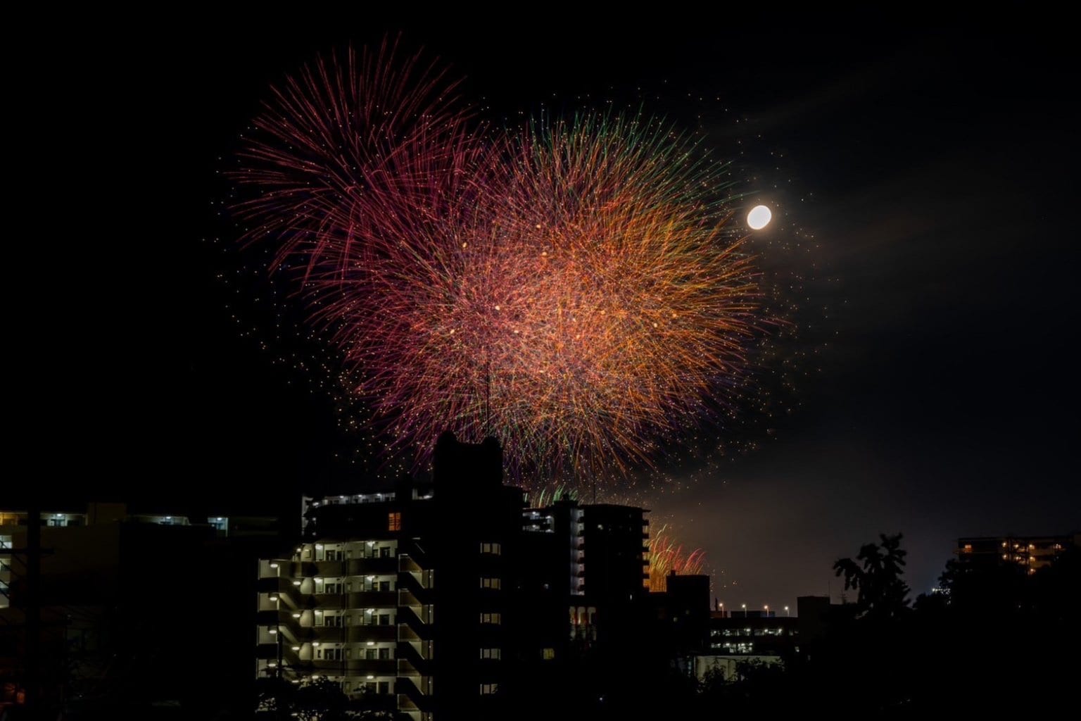 "数量限定" 飯塚花火大会 屋上特別席