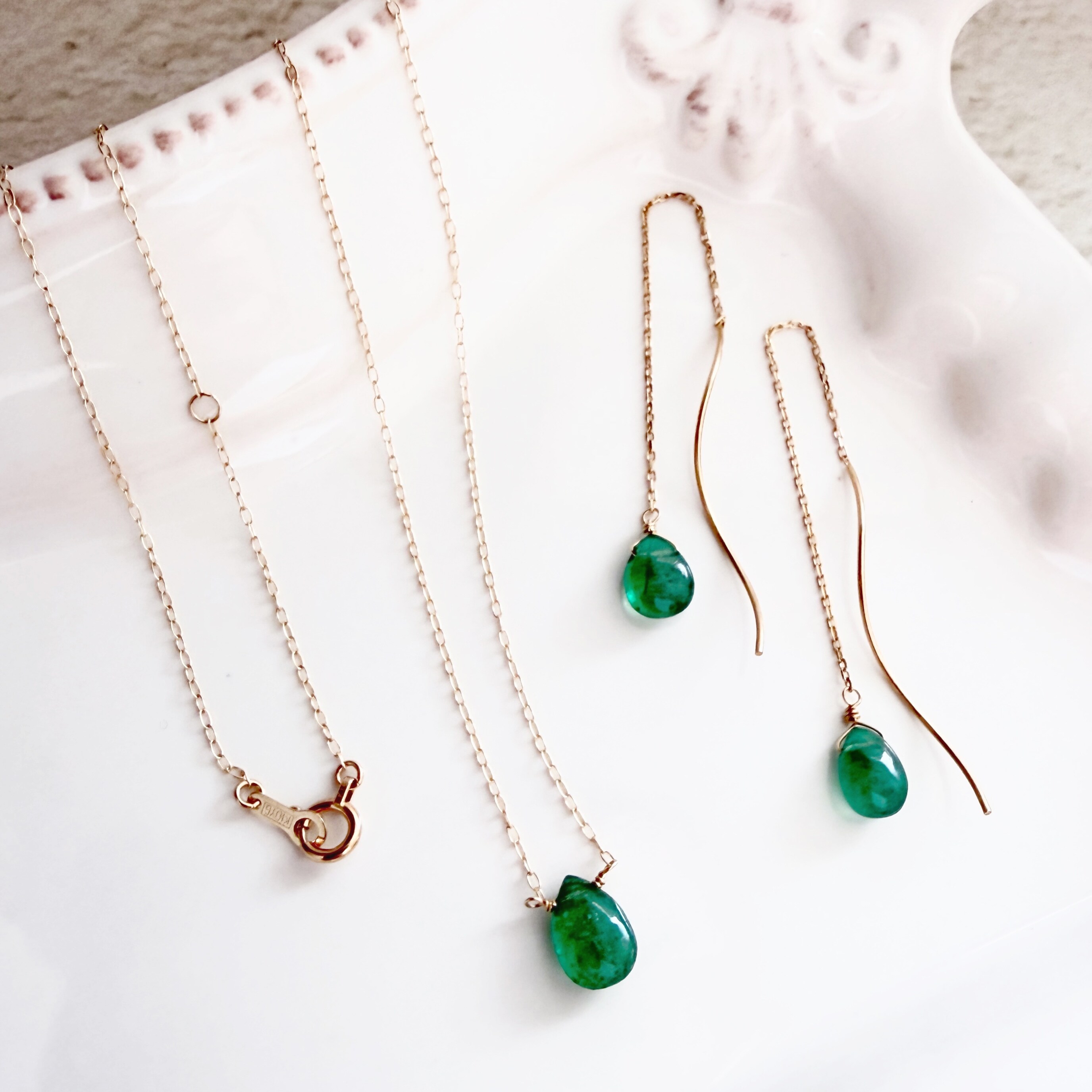 一点もの 5月誕生石 K10 エメラルド 天然石ネックレス 10金ネックレス