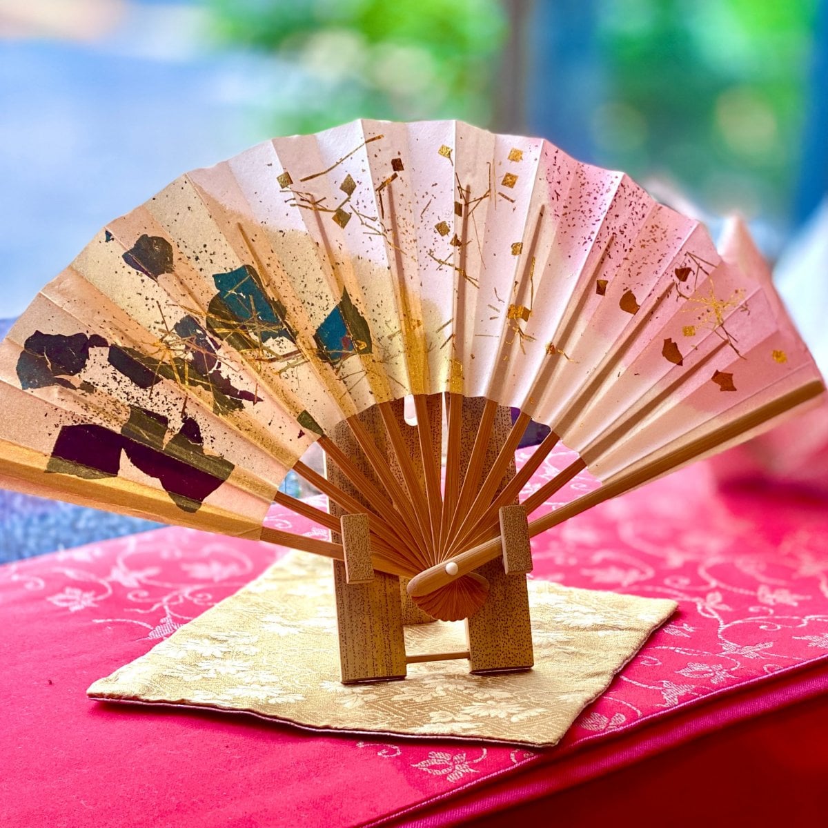 金銀砂子細工　扇子　（扇子立て付き）