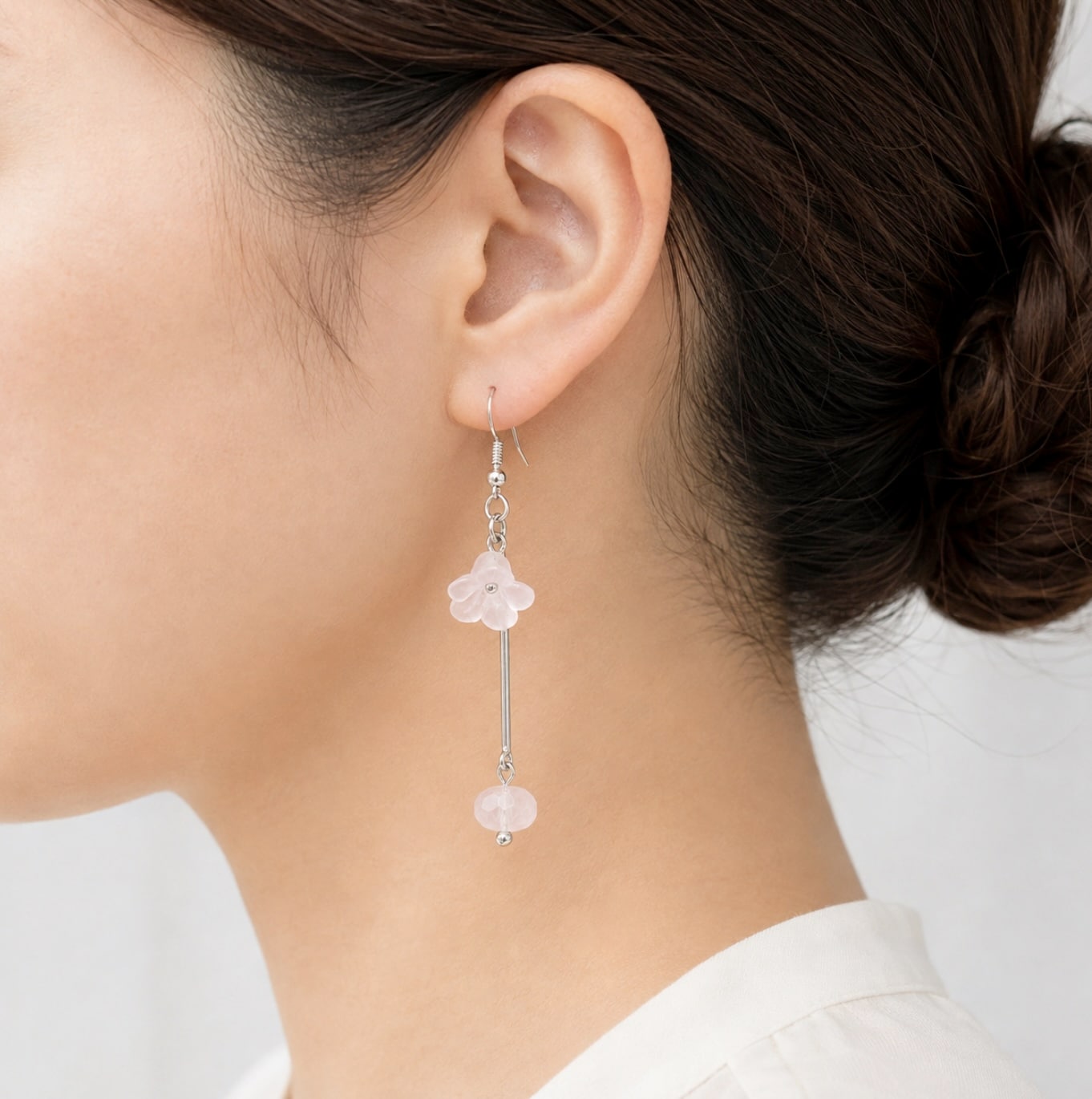 一点もの】ローズクォーツ × Silver925 ロングピアス｜花モチーフ