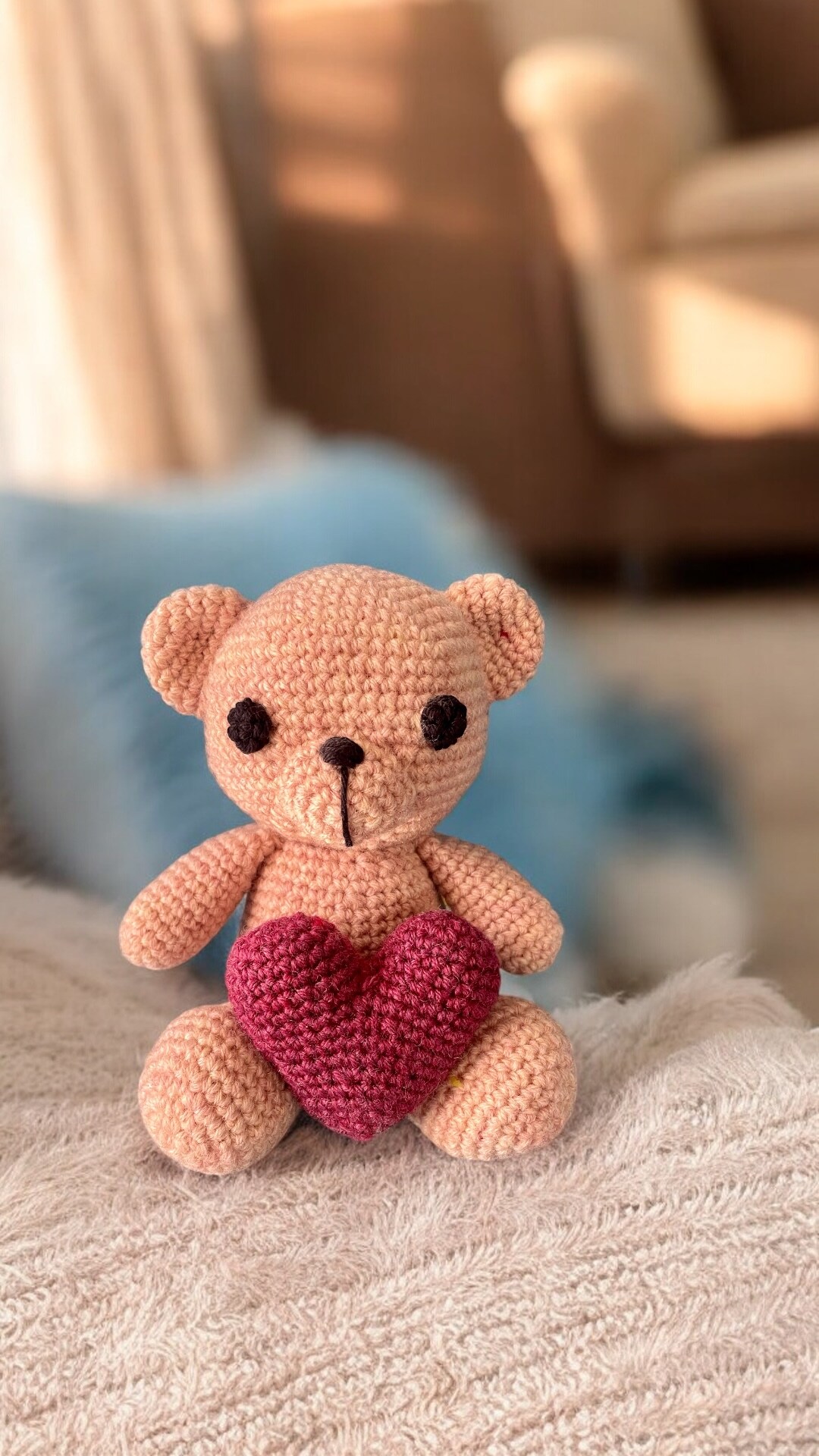 くま ❤︎  バレンタインや記念日の贈り物にもぴったり！ぷっくりハートを抱っこ