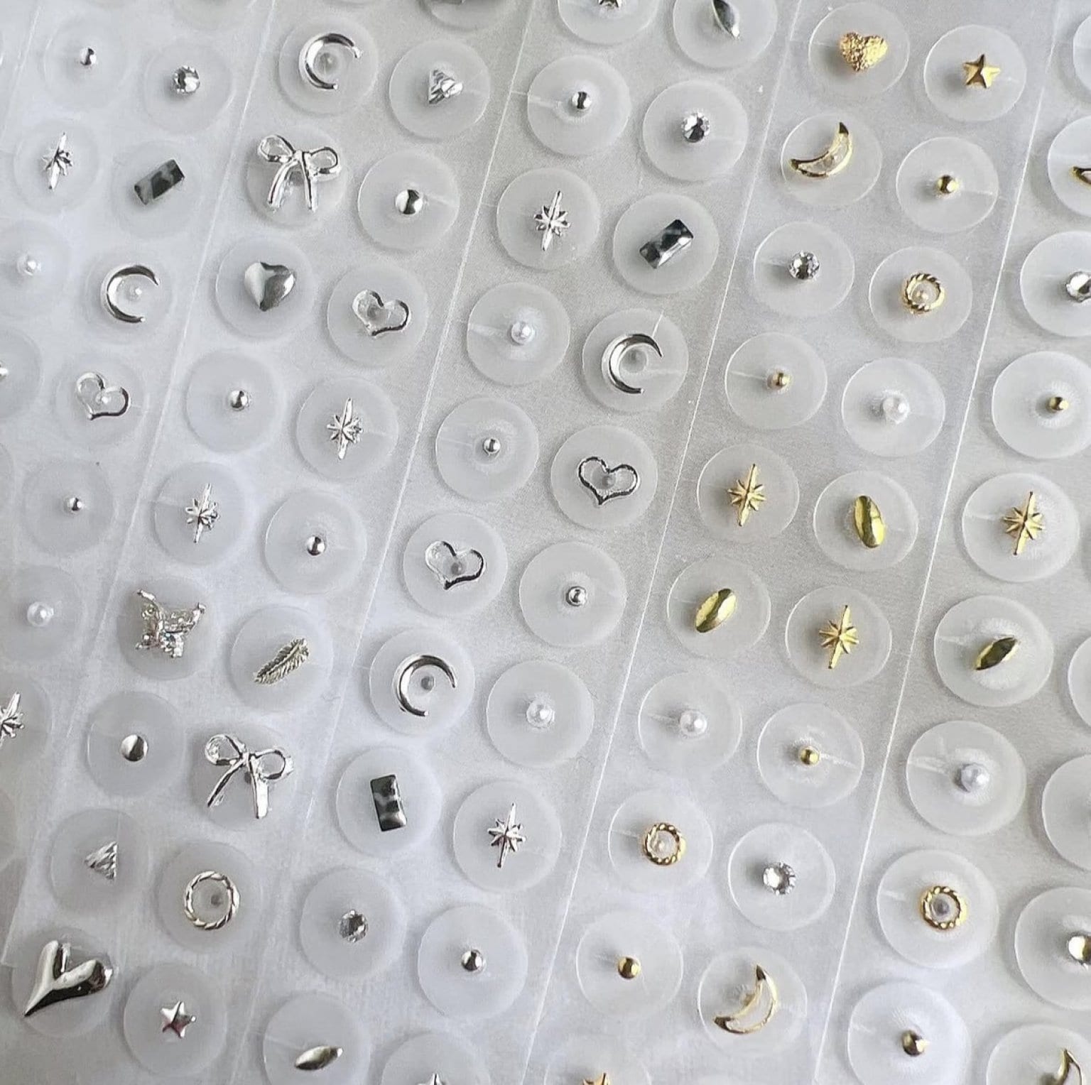 耳つぼジュエリー施術チケット　6粒（片耳３箇所）