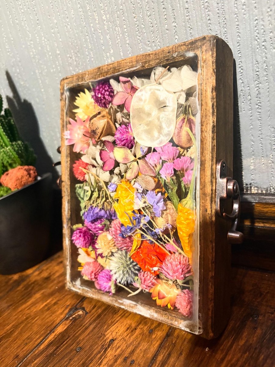 アンティーク写真立てを使ったドライフラワークラフト商品