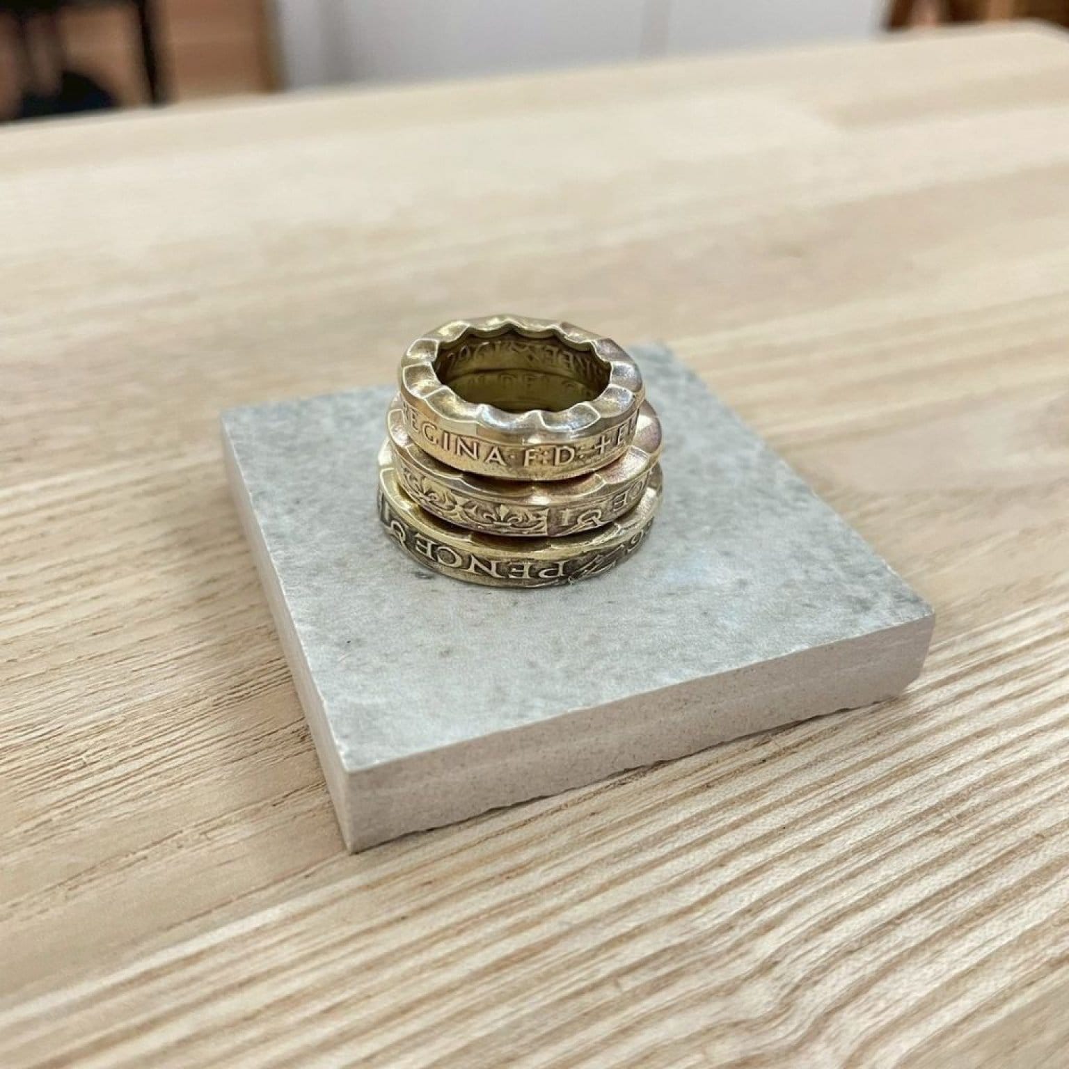 切り抜きペンダント製作