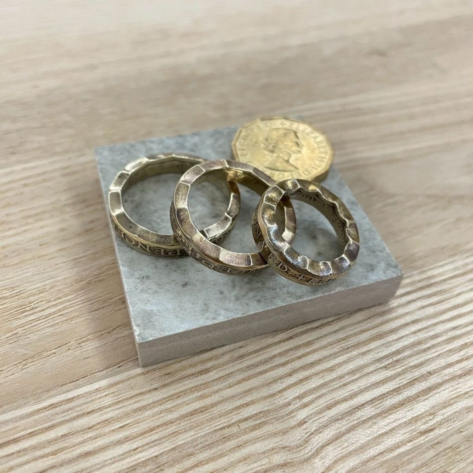 切り抜きペンダント製作