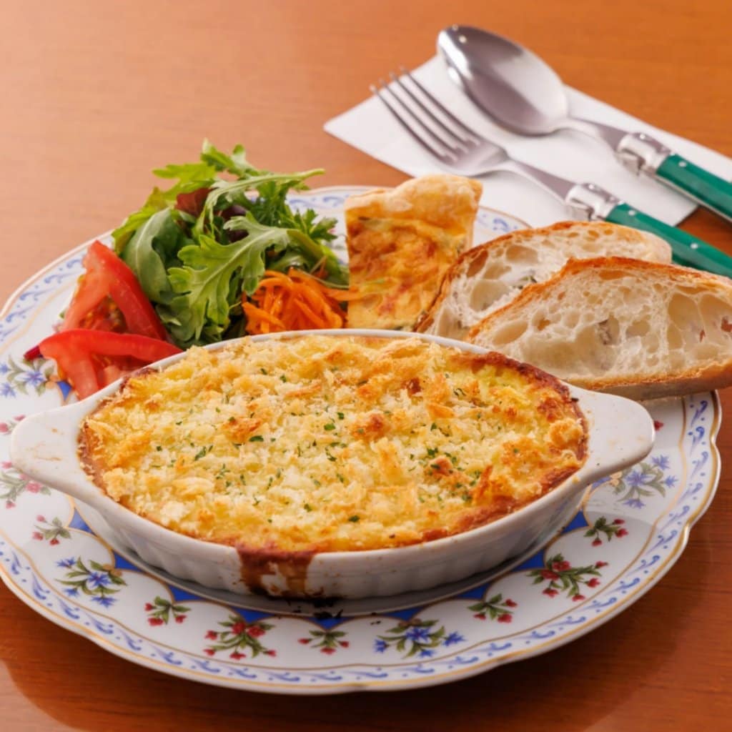 【ランチ券】アッシ・パルマンティエ (サラダ、お好きなドリンク付き)