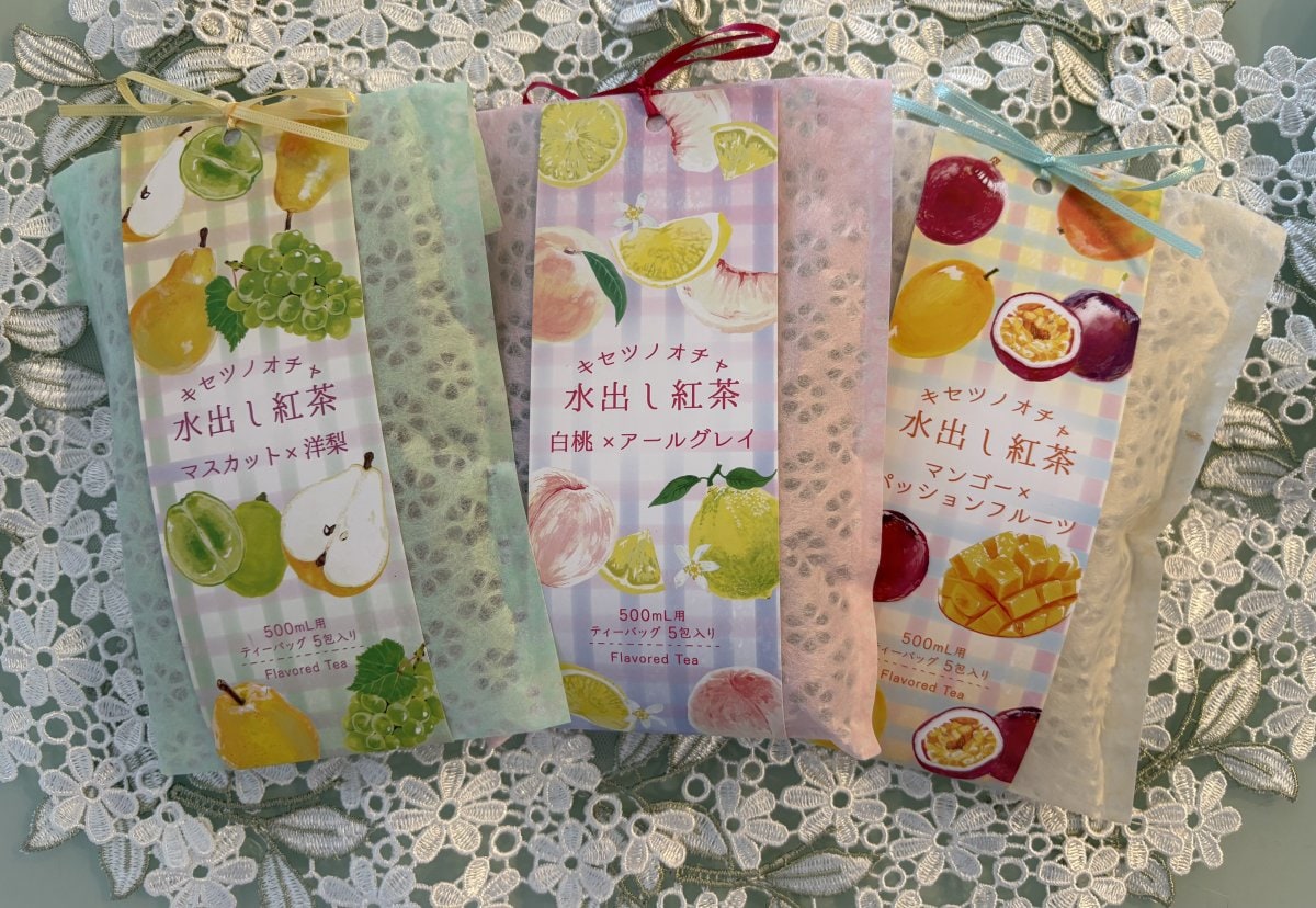おうちで優雅なティータイムを楽しめるグッズを販売しています♪