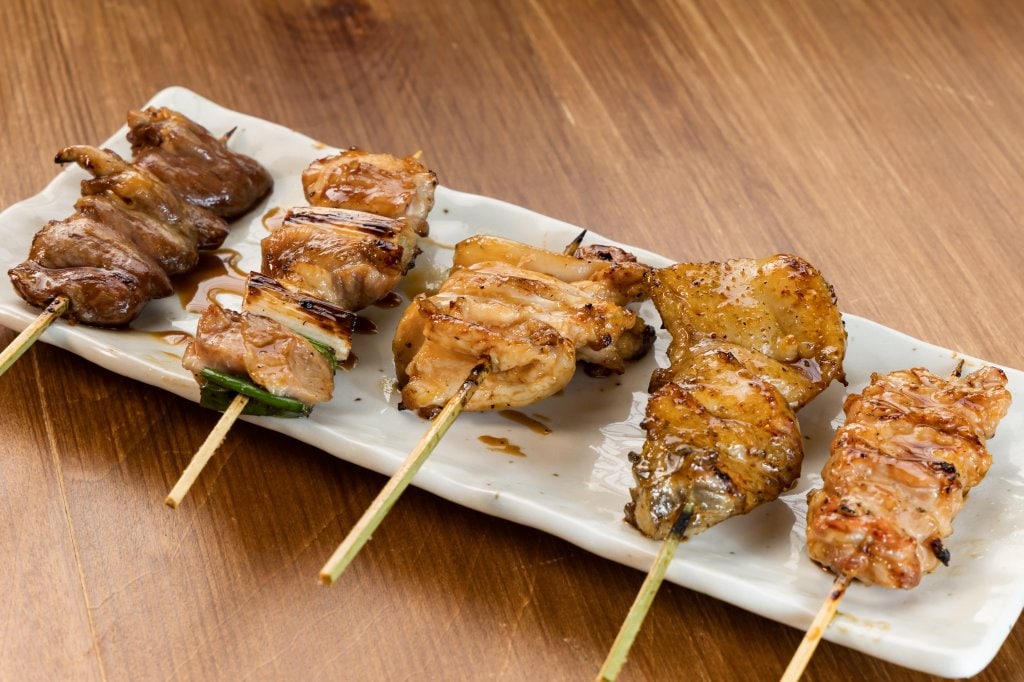 鳥肉店の焼き鳥5本盛り合わせ